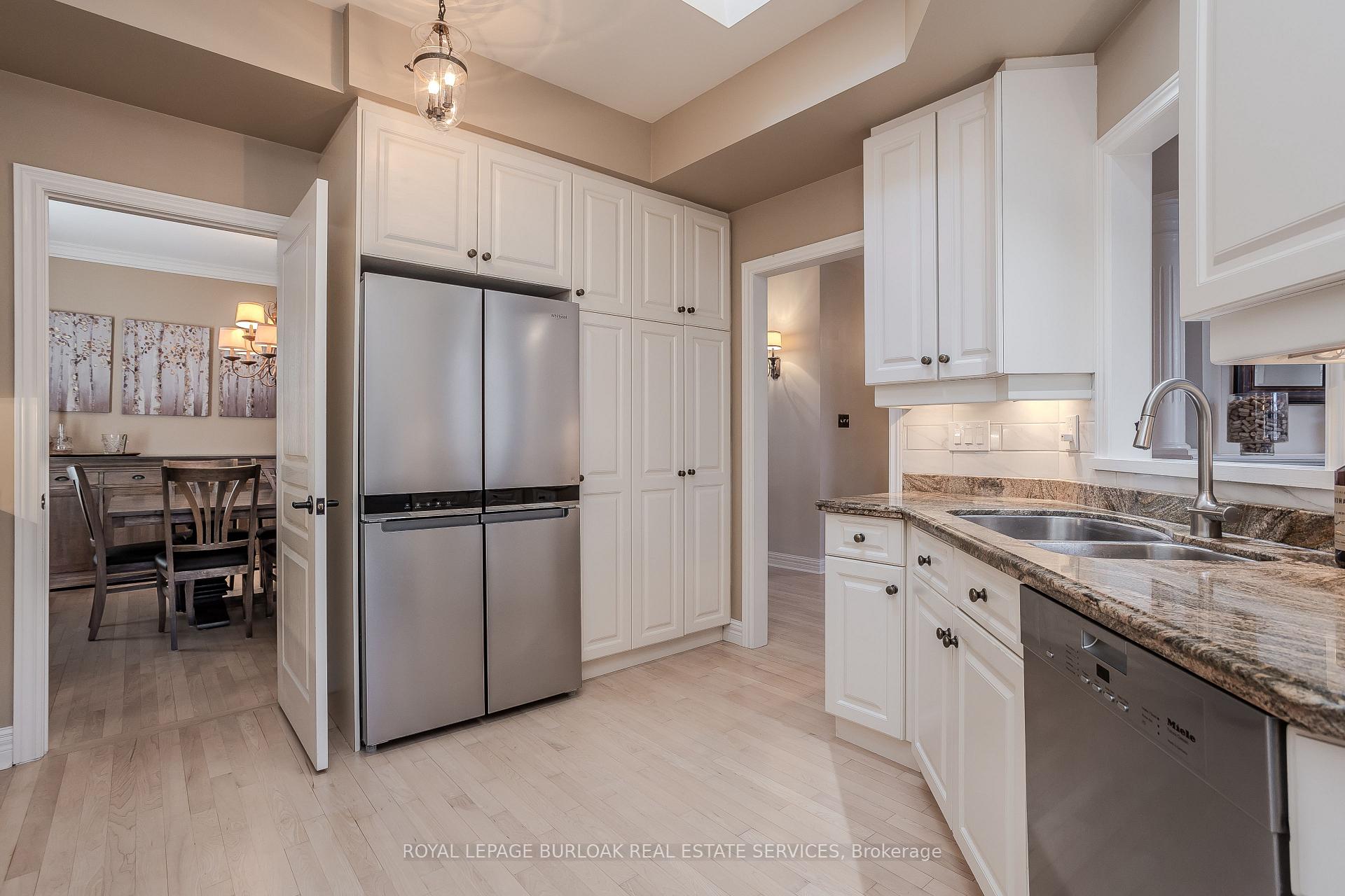 Photo 13 of 4098 Montrose Crescent, Burlington, Rose — HOMEH