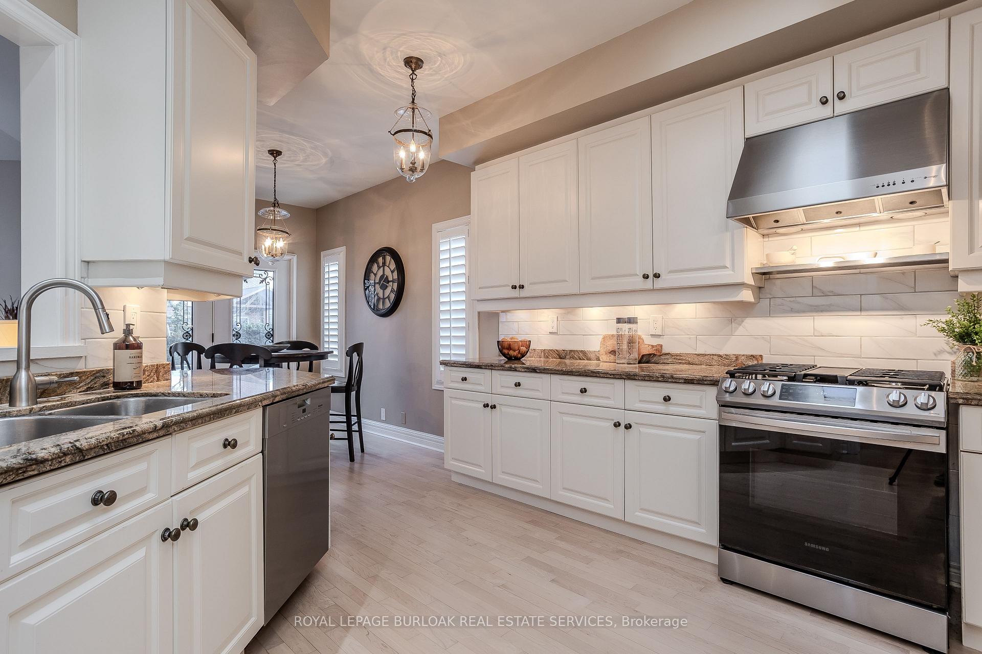 Photo 15 of 4098 Montrose Crescent, Burlington, Rose — HOMEH