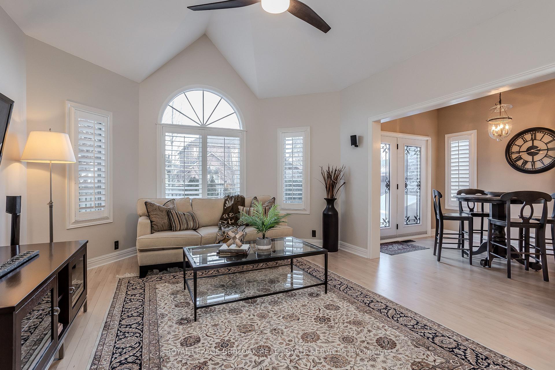 Photo 18 of 4098 Montrose Crescent, Burlington, Rose — HOMEH