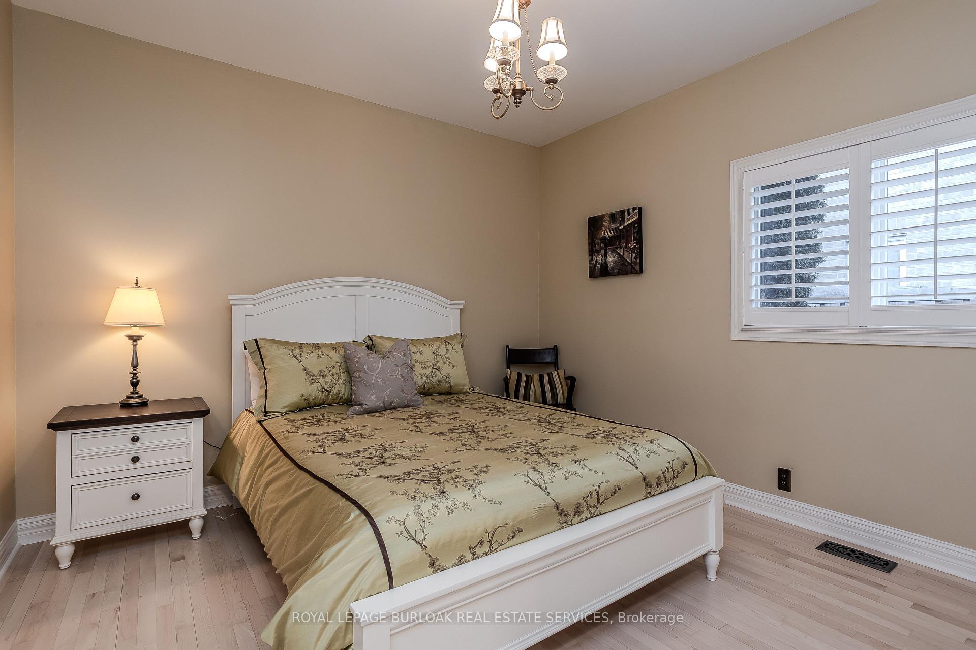 Photo 24 of 4098 Montrose Crescent, Burlington, Rose — HOMEH