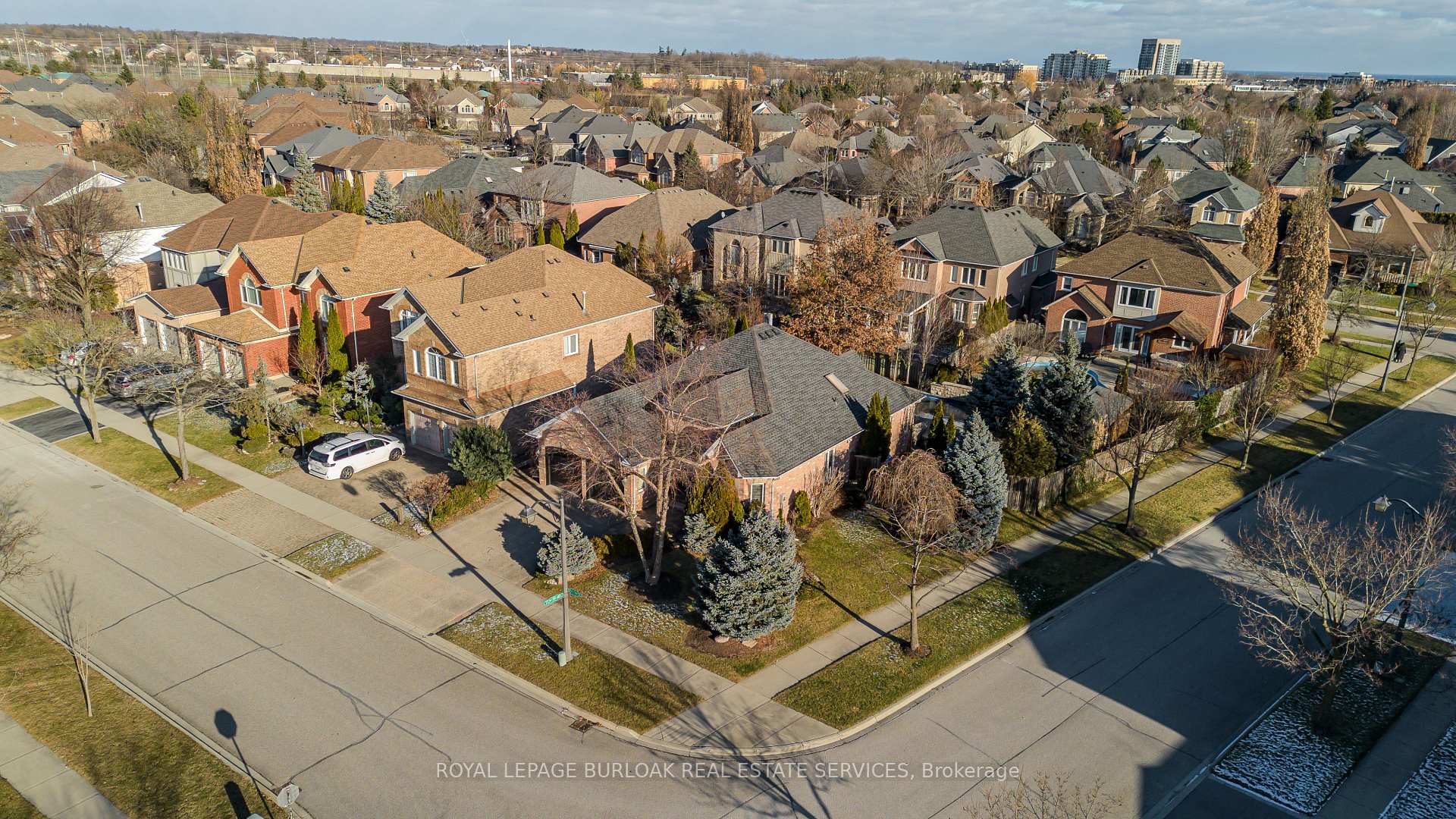Photo 38 of 4098 Montrose Crescent, Burlington, Rose — HOMEH
