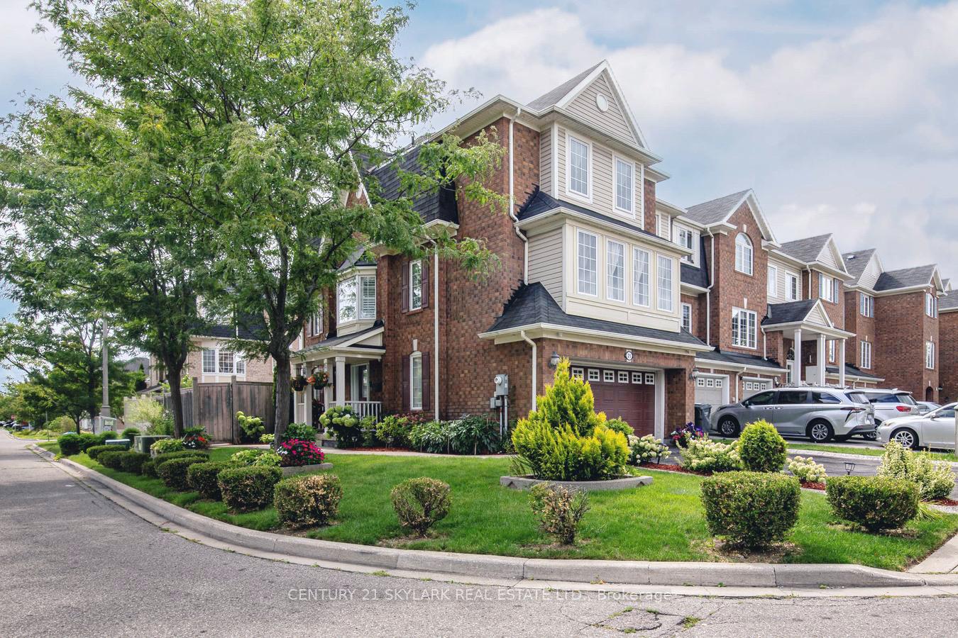 Front of 21 Decker Hollow Circle