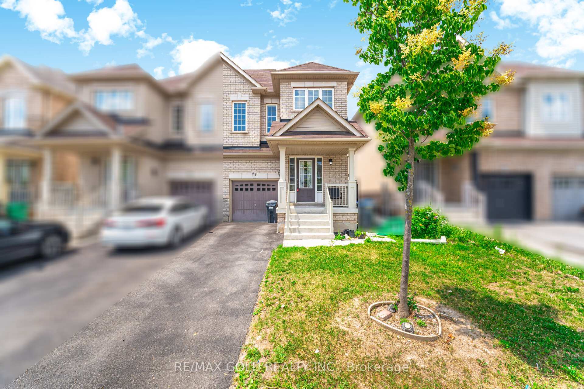 Photo 2 of 67 Yardley Crescent, Brampton, Credit Valley — HOMEH