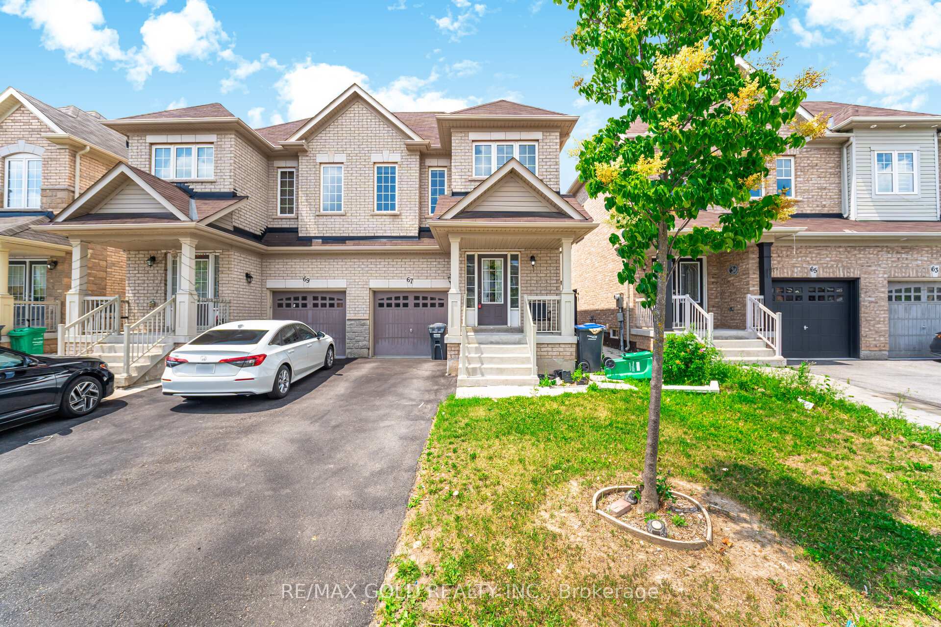 Photo 3 of 67 Yardley Crescent, Brampton, Credit Valley — HOMEH