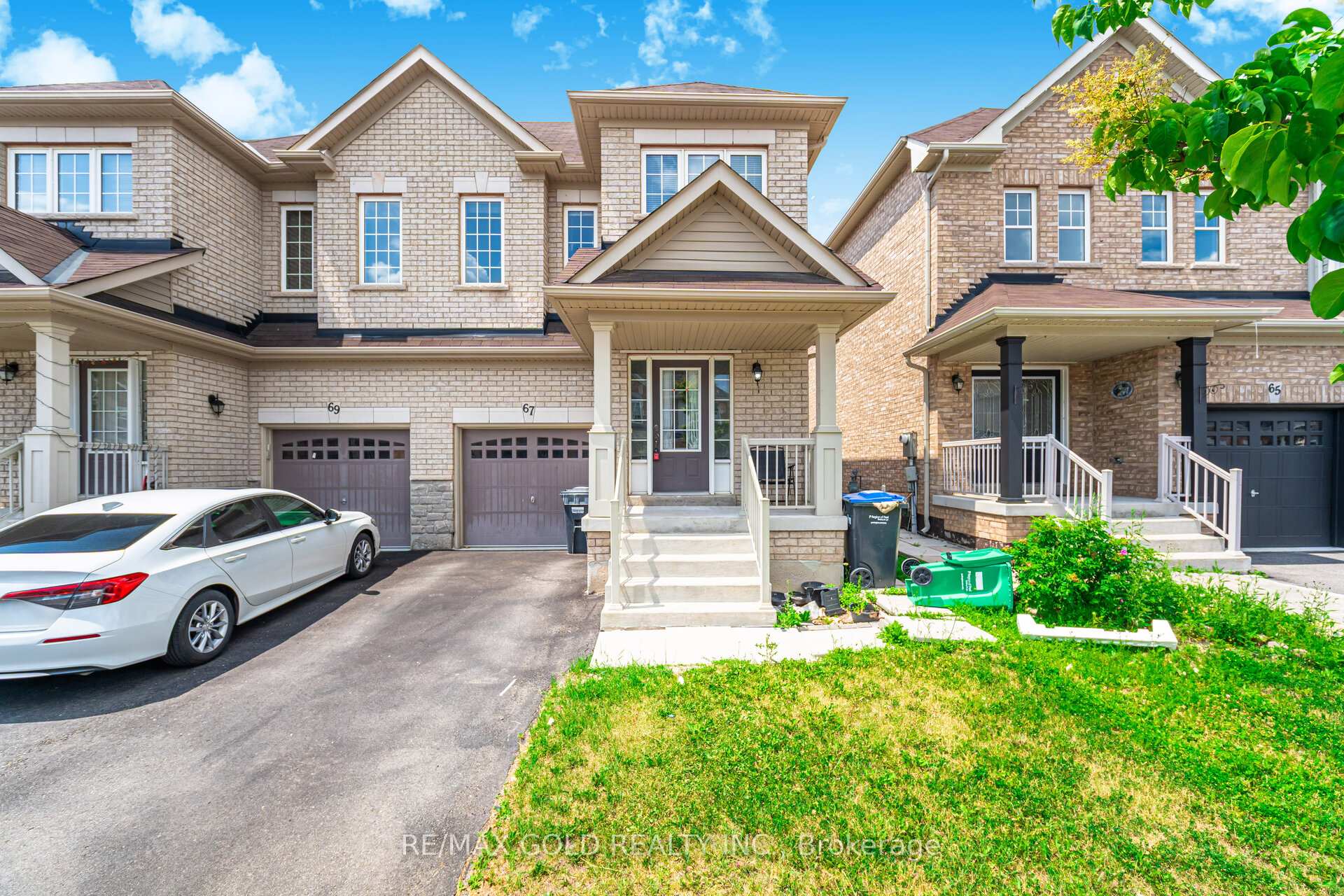 Photo 4 of 67 Yardley Crescent, Brampton, Credit Valley — HOMEH