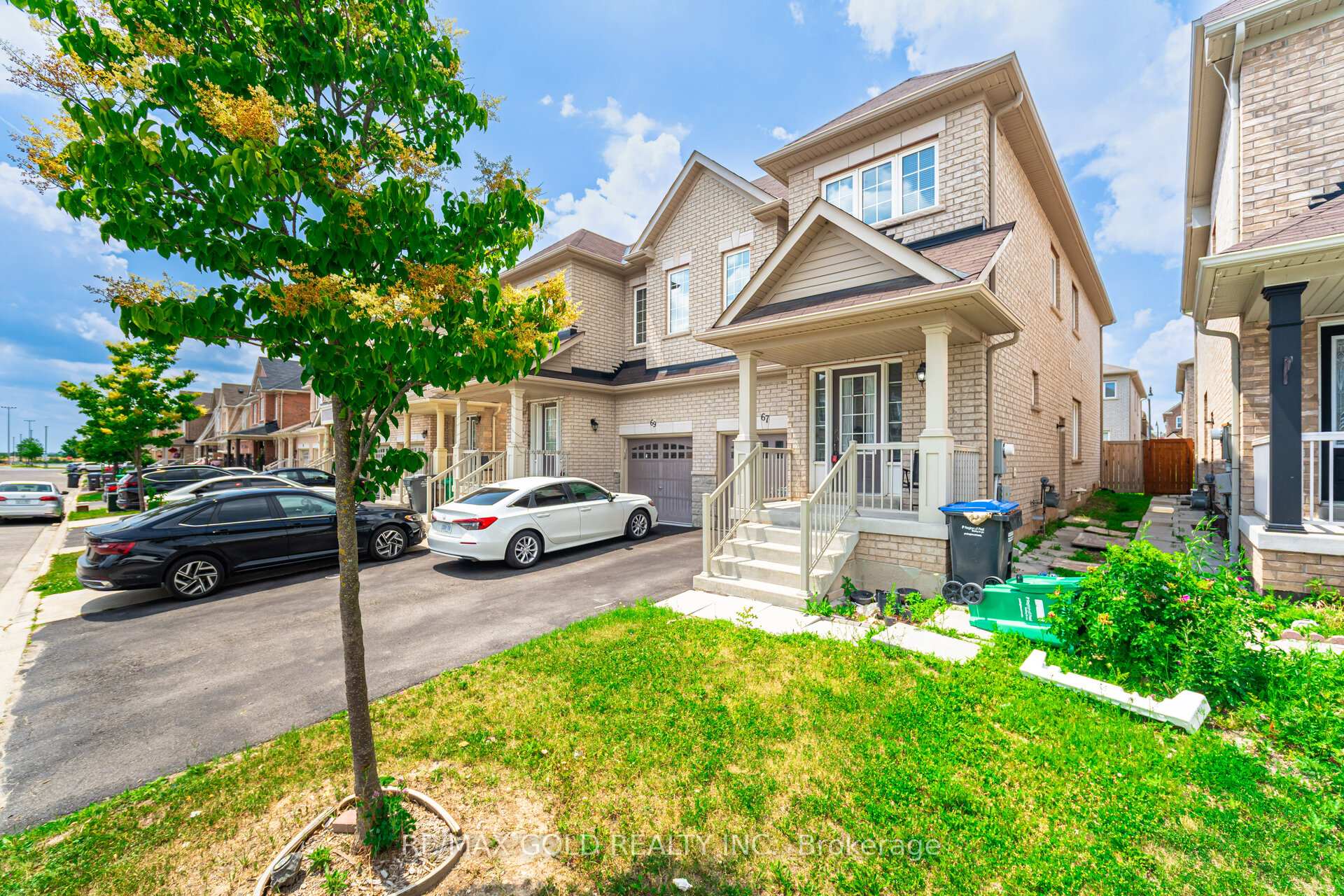Photo 5 of 67 Yardley Crescent, Brampton, Credit Valley — HOMEH