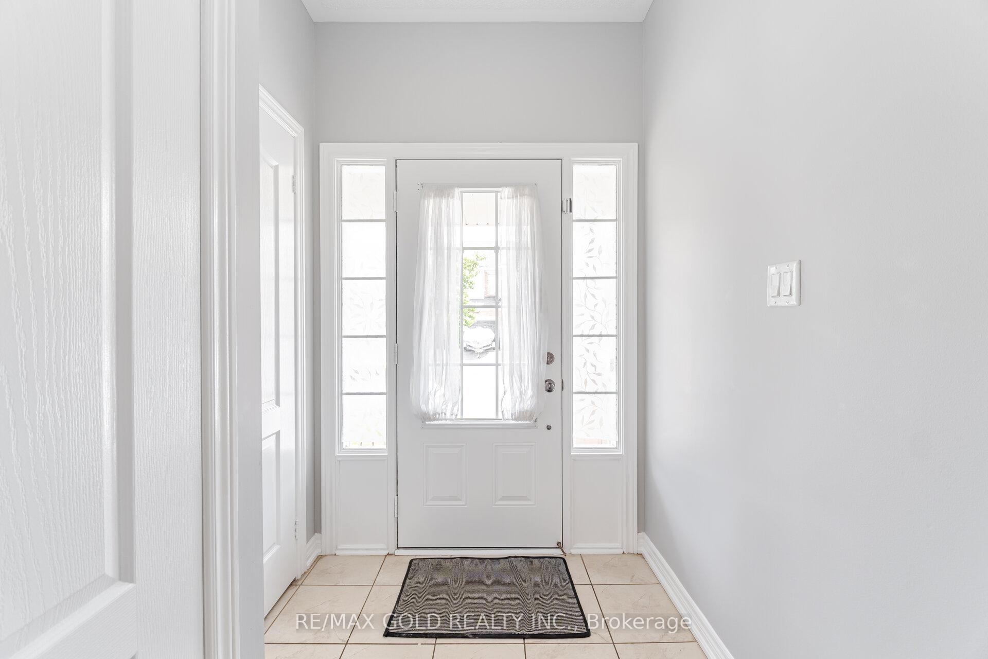 Photo 7 of 67 Yardley Crescent, Brampton, Credit Valley — HOMEH