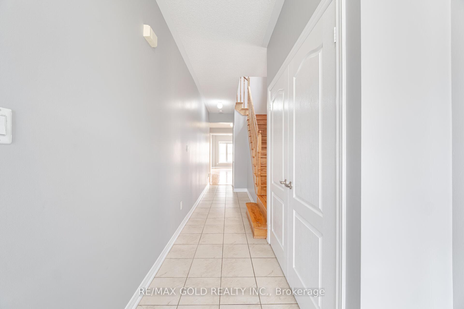 Photo 8 of 67 Yardley Crescent, Brampton, Credit Valley — HOMEH