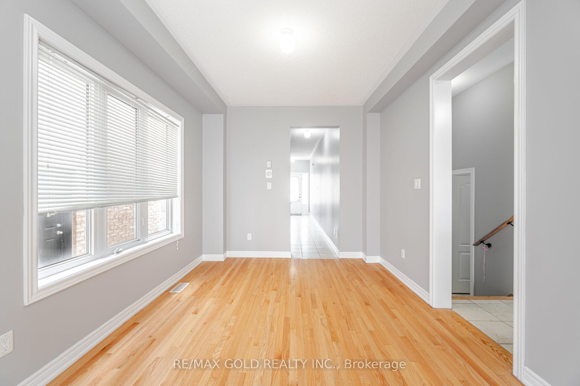 Photo 10 of 67 Yardley Crescent, Brampton, Credit Valley — HOMEH