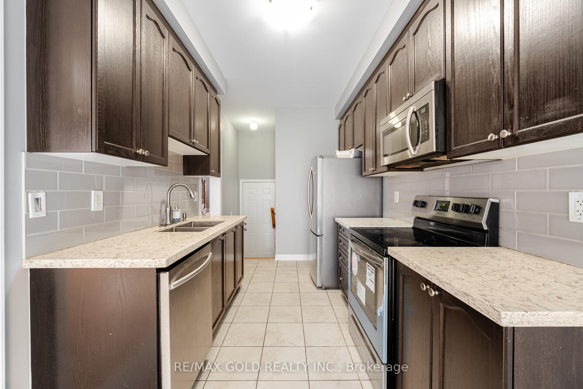 Photo 14 of 67 Yardley Crescent, Brampton, Credit Valley — HOMEH