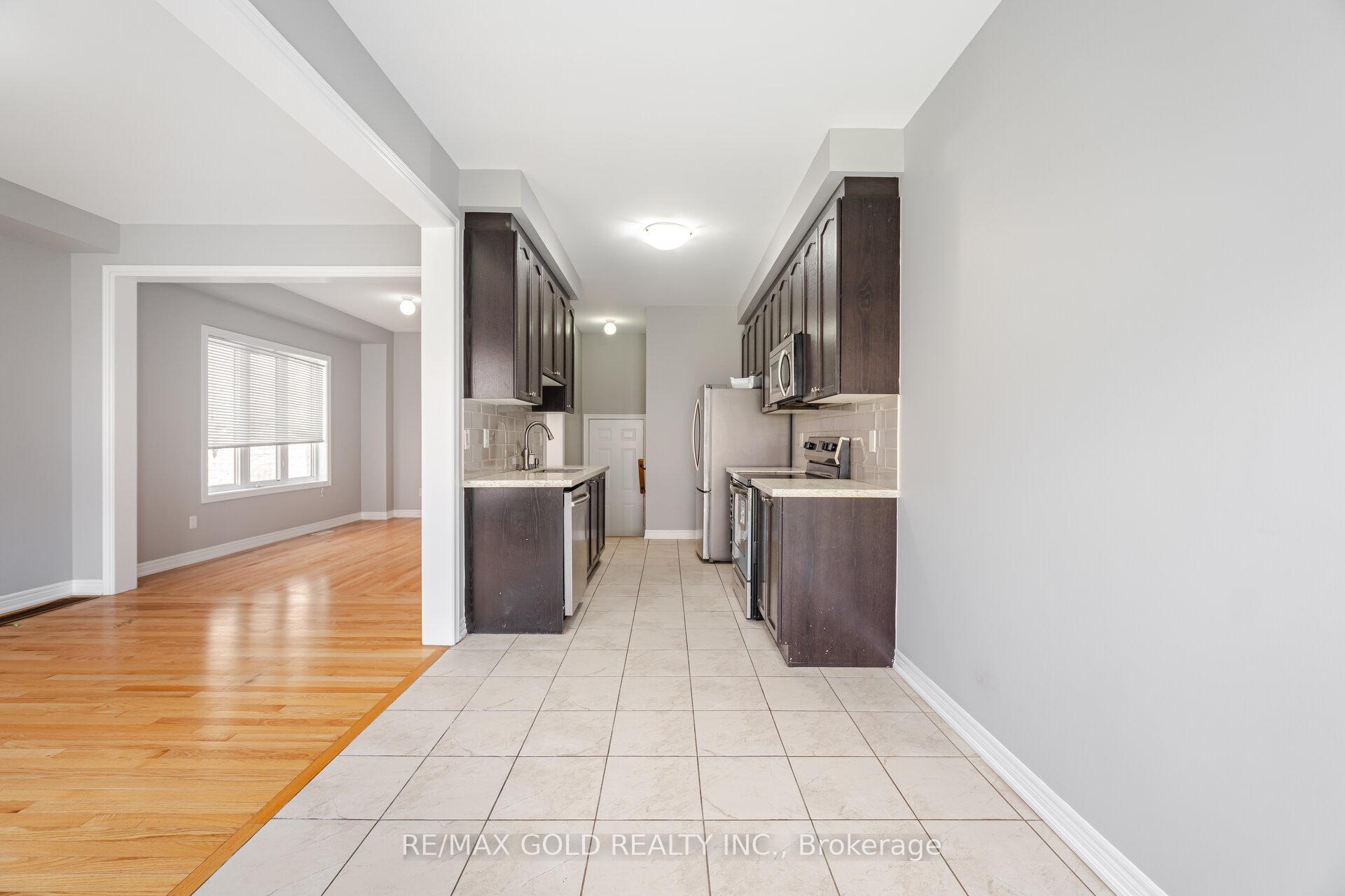 Photo 16 of 67 Yardley Crescent, Brampton, Credit Valley — HOMEH