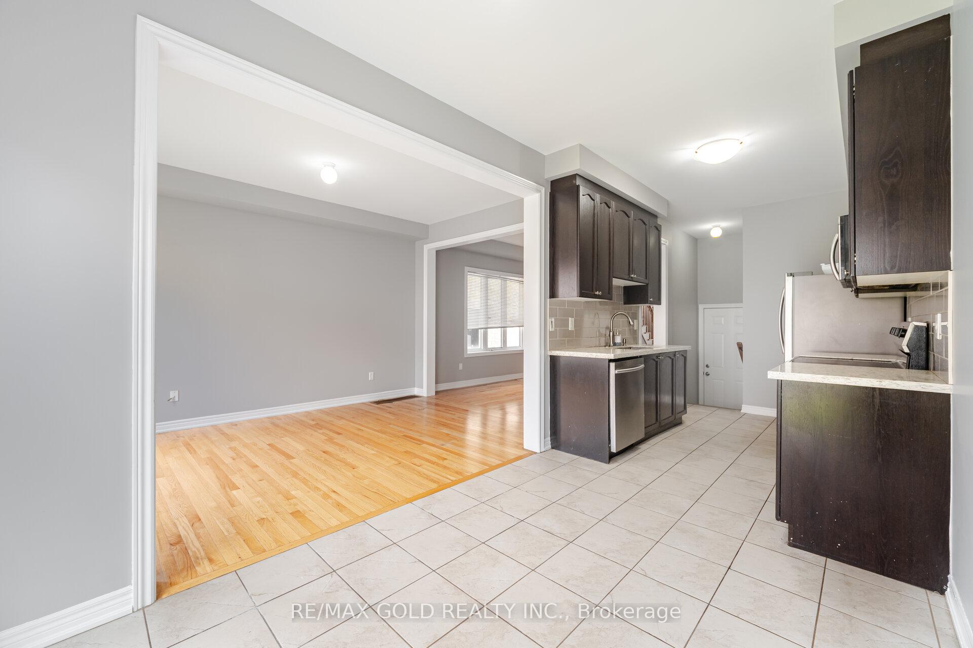 Photo 17 of 67 Yardley Crescent, Brampton, Credit Valley — HOMEH