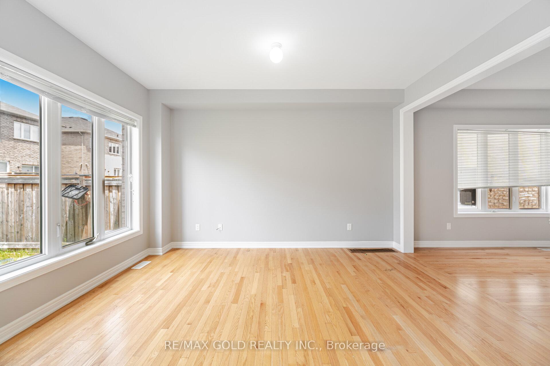 Photo 18 of 67 Yardley Crescent, Brampton, Credit Valley — HOMEH