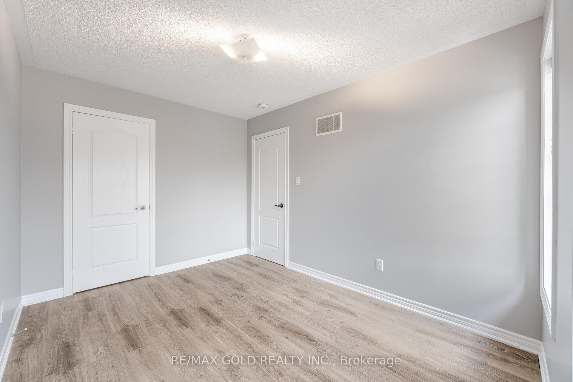 Photo 33 of 67 Yardley Crescent, Brampton, Credit Valley — HOMEH