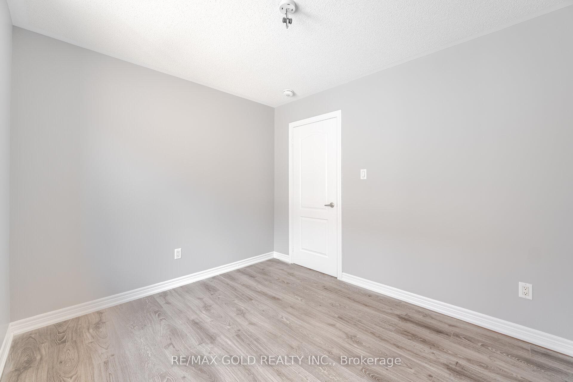 Photo 35 of 67 Yardley Crescent, Brampton, Credit Valley — HOMEH