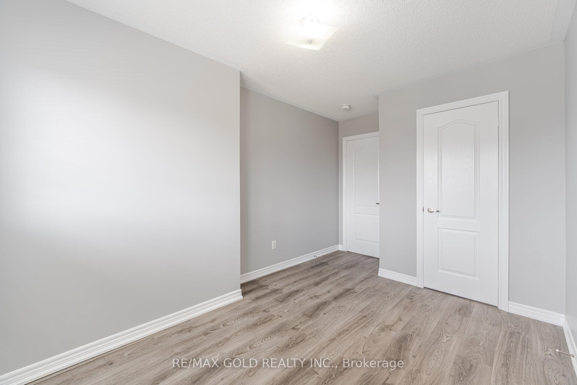 Photo 37 of 67 Yardley Crescent, Brampton, Credit Valley — HOMEH