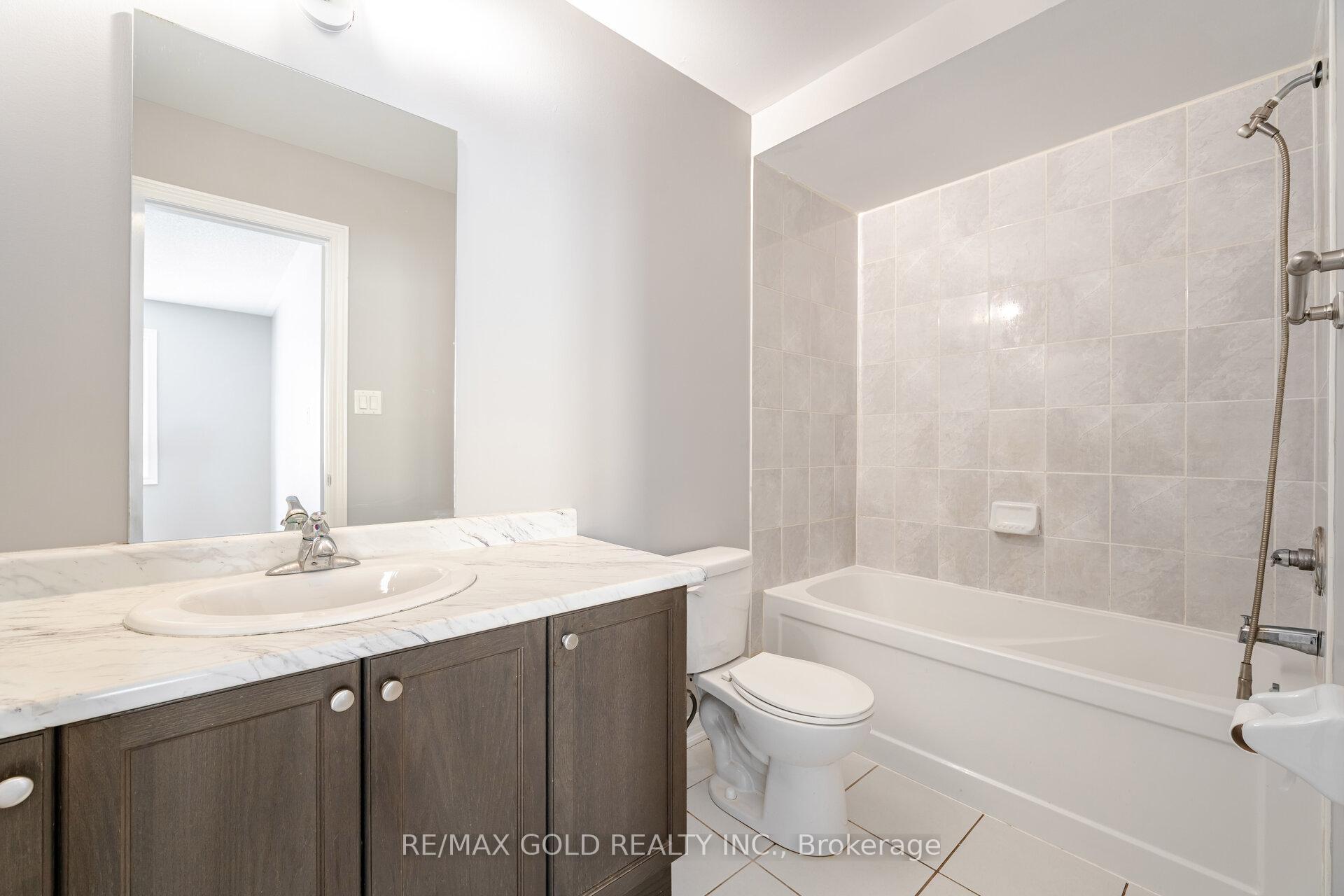 Photo 38 of 67 Yardley Crescent, Brampton, Credit Valley — HOMEH
