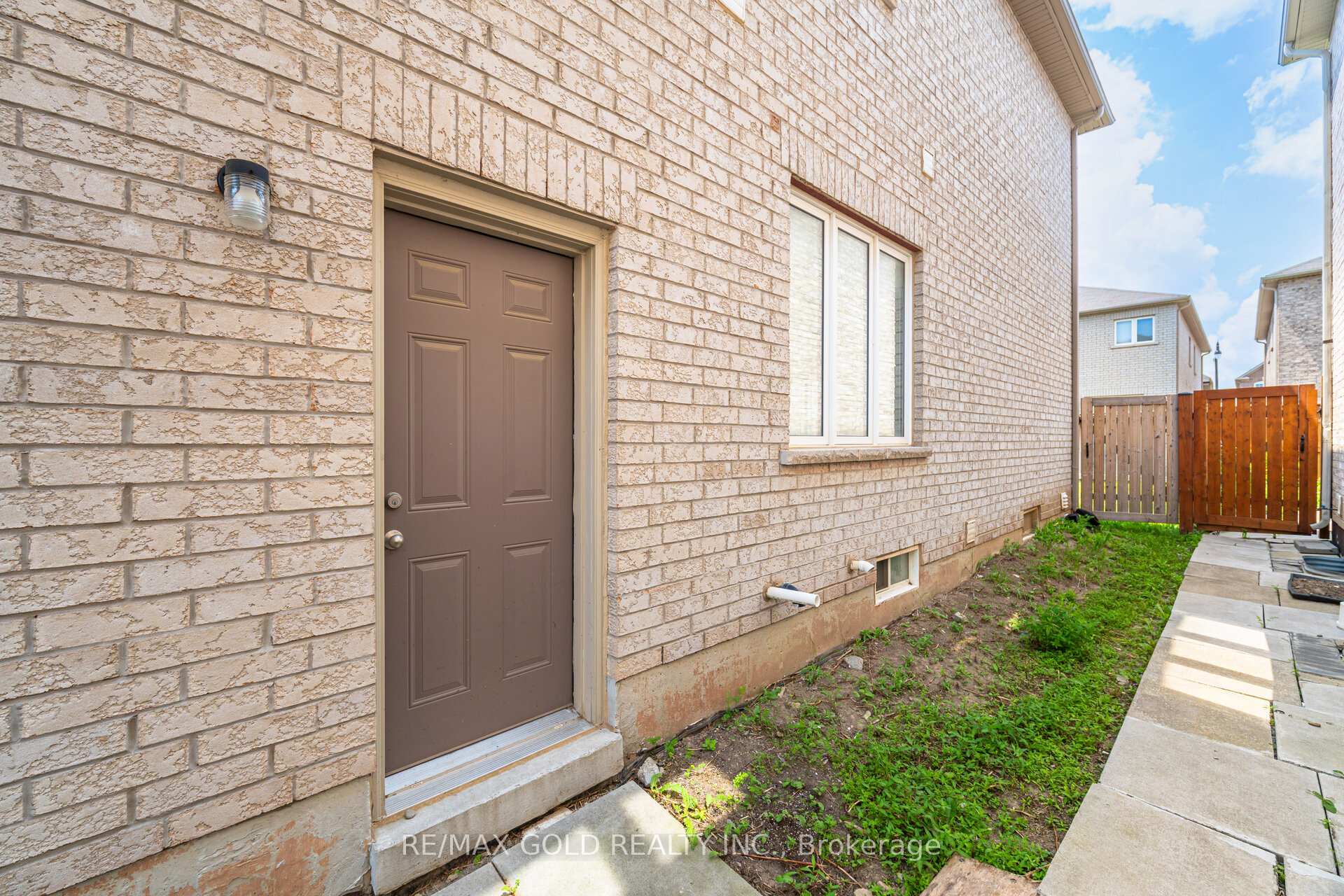 Photo 40 of 67 Yardley Crescent, Brampton, Credit Valley — HOMEH