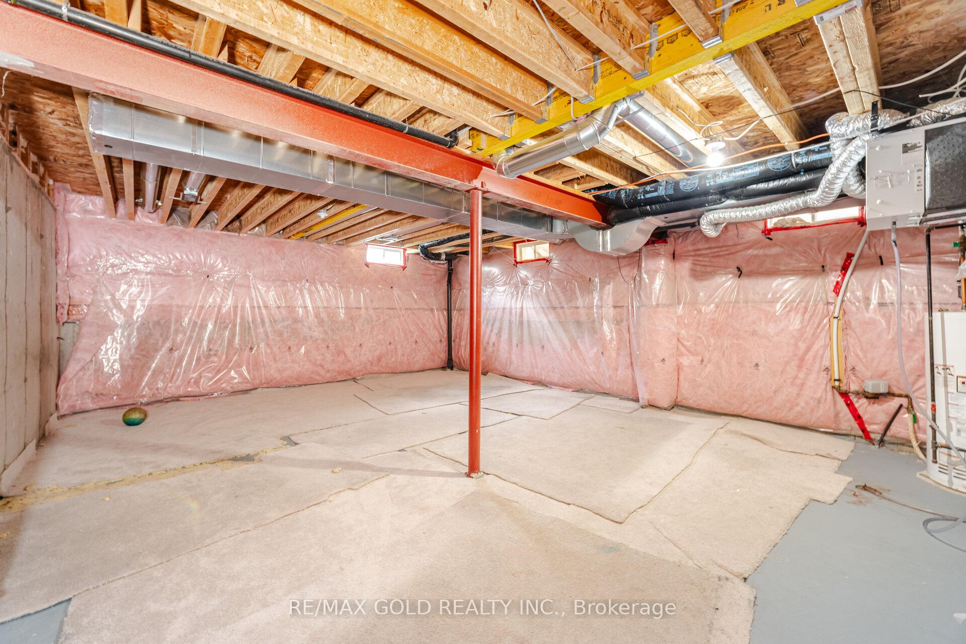 Photo 42 of 67 Yardley Crescent, Brampton, Credit Valley — HOMEH