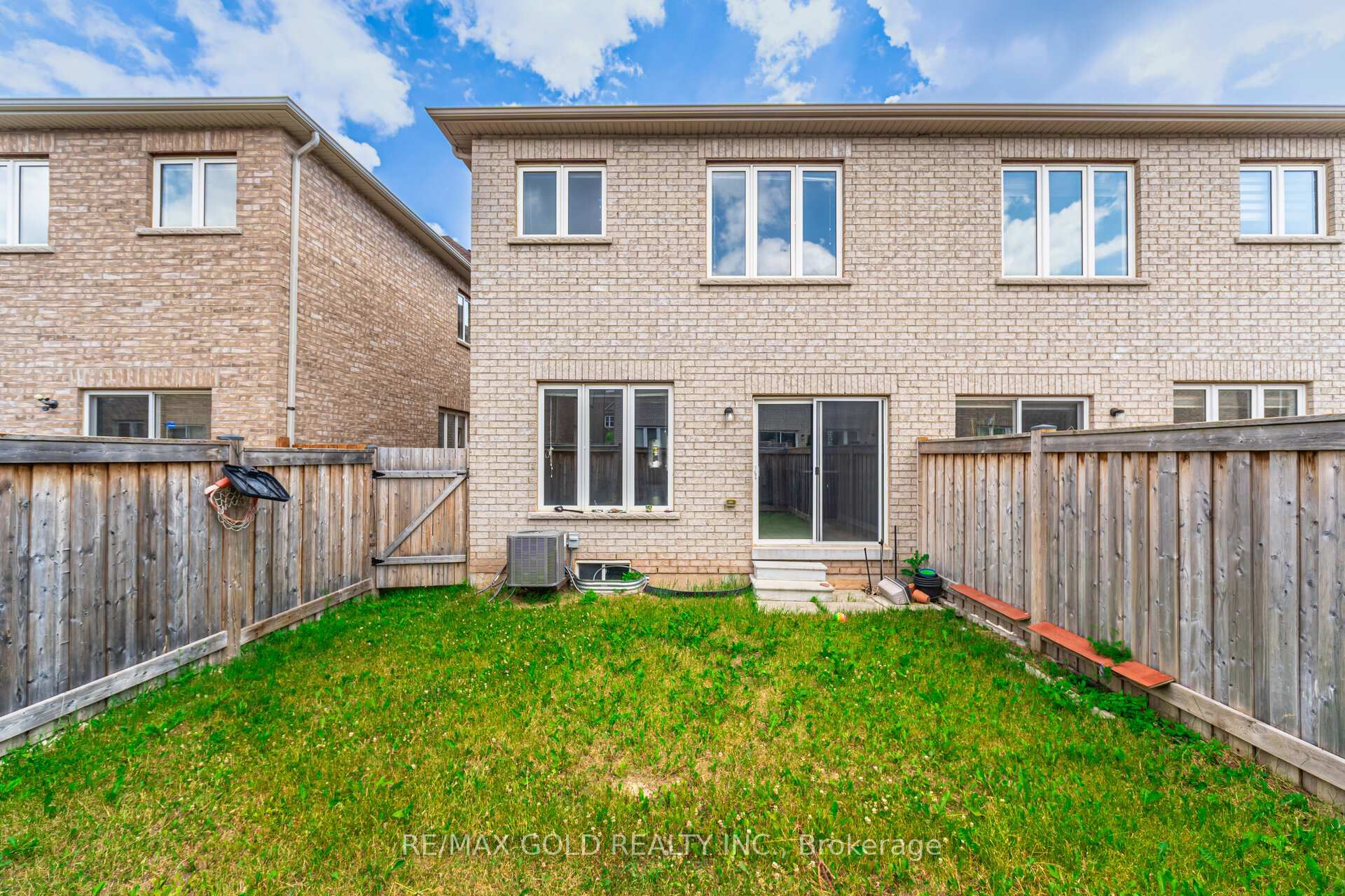 Photo 45 of 67 Yardley Crescent, Brampton, Credit Valley — HOMEH