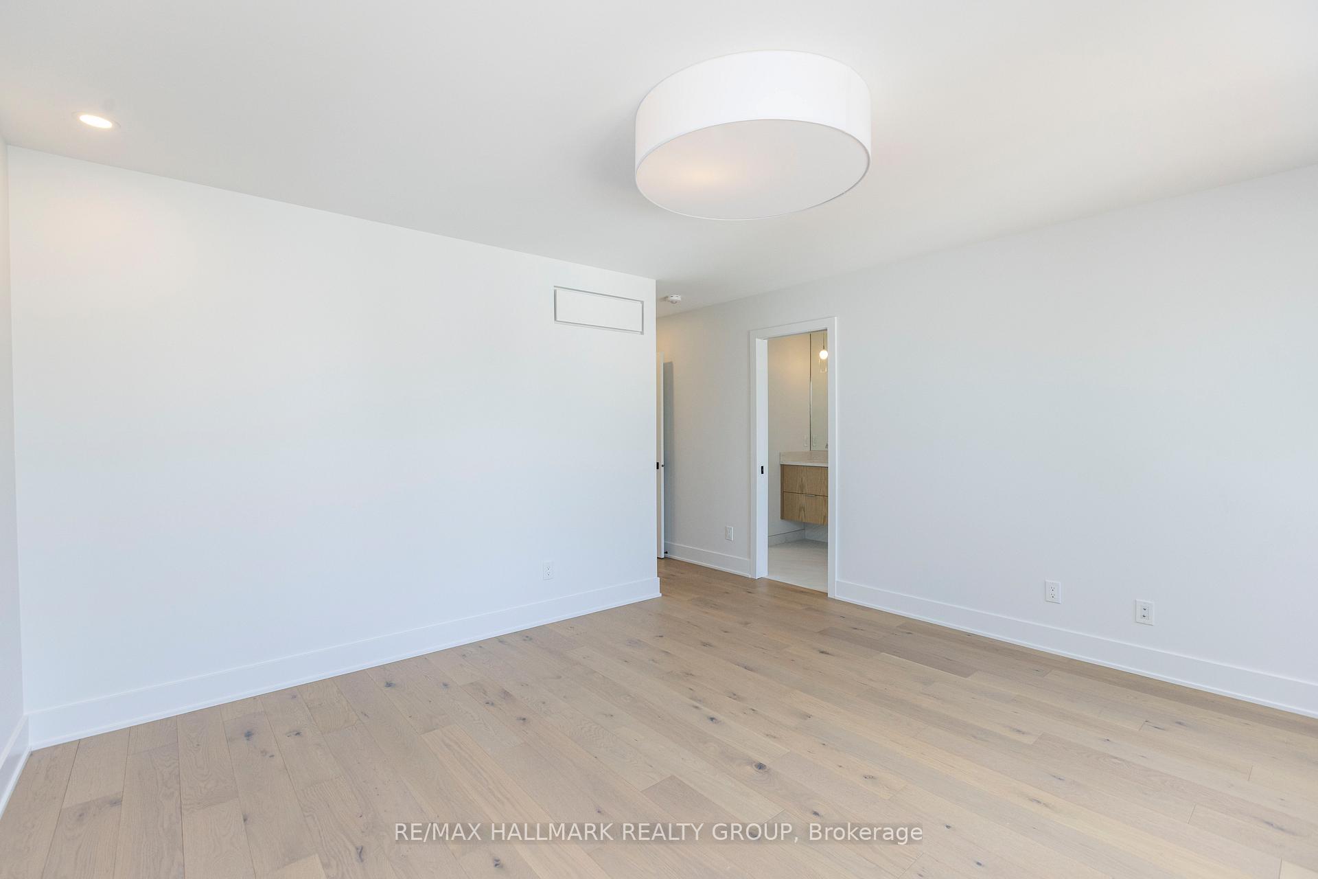 Photo 18 of 656 Edison Avenue, Ottawa, Laurentianview — HOMEH