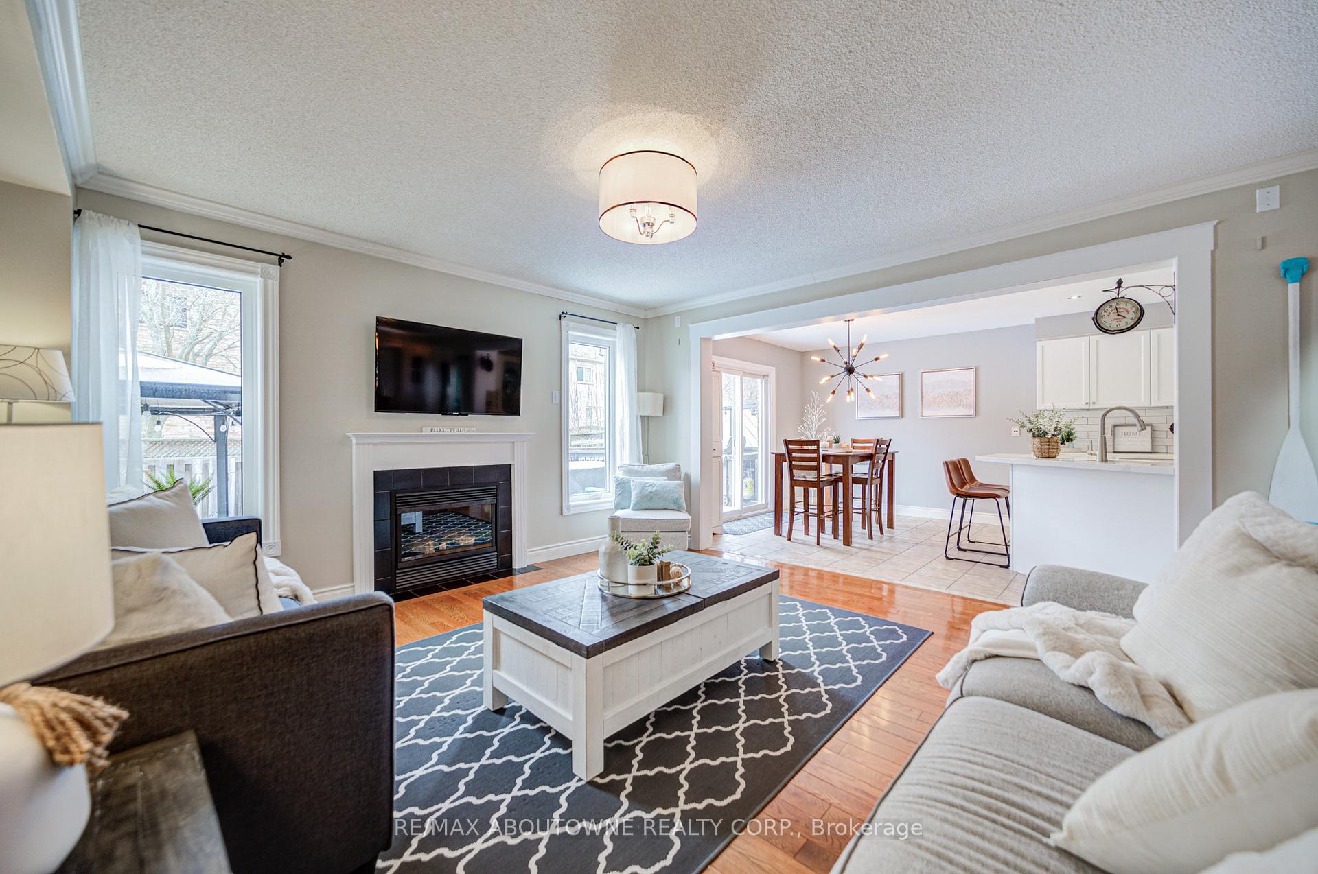 Photo 17 of 2116 Newell Crescent, Burlington, Orchard — HOMEH