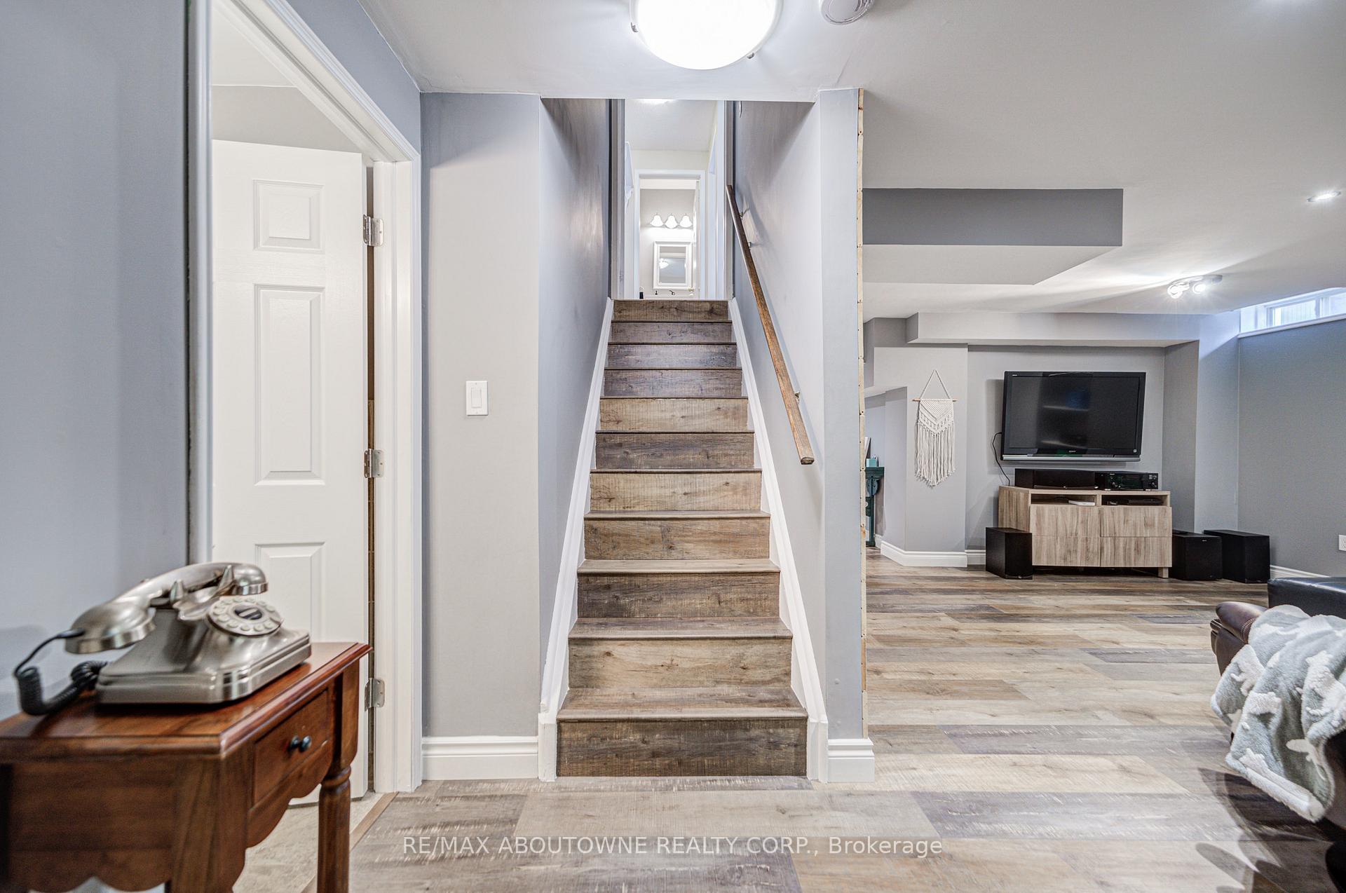 Photo 29 of 2116 Newell Crescent, Burlington, Orchard — HOMEH