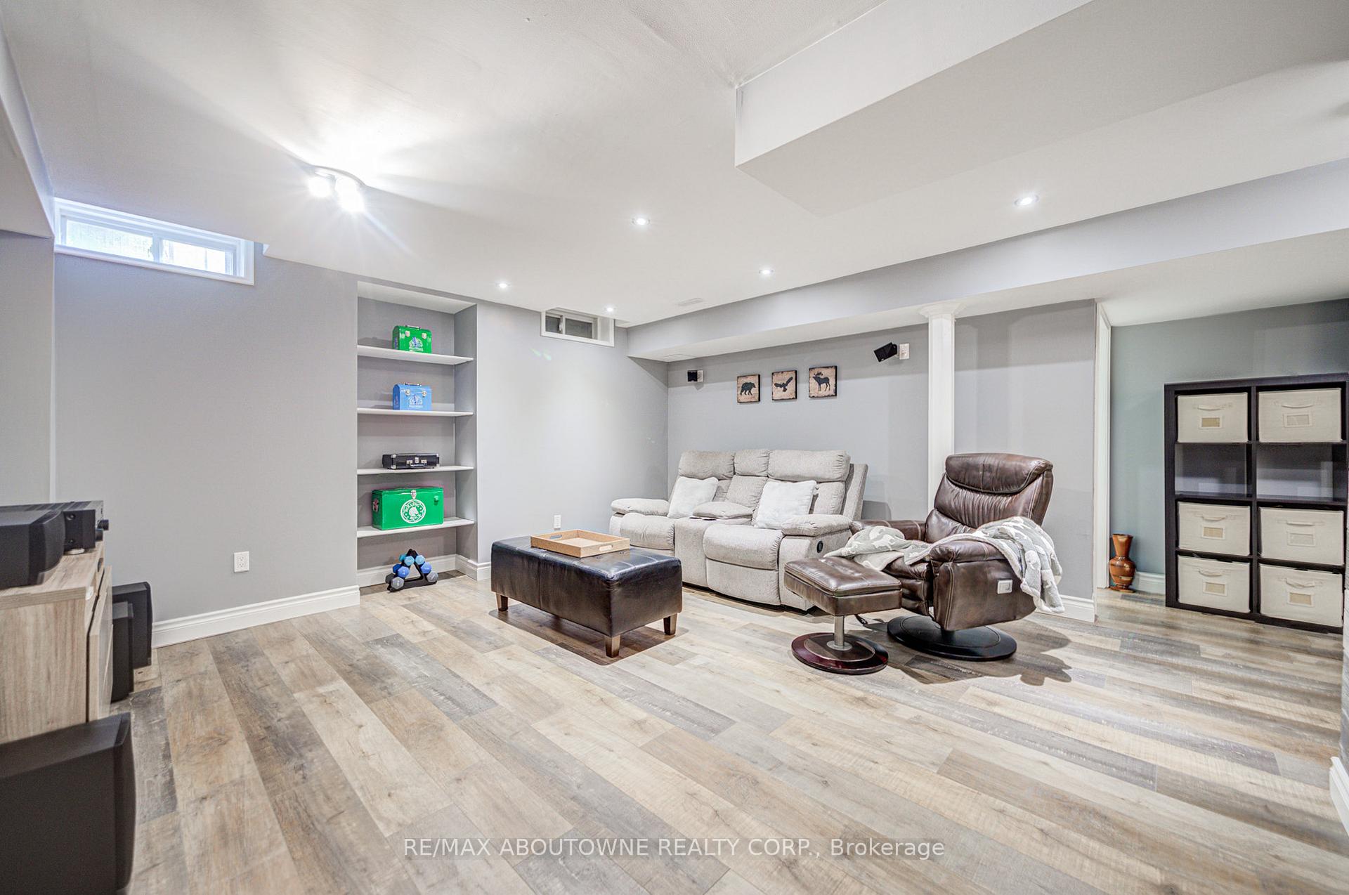 Photo 30 of 2116 Newell Crescent, Burlington, Orchard — HOMEH