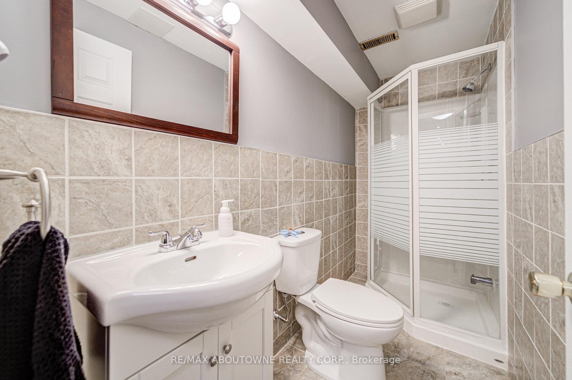 Photo 33 of 2116 Newell Crescent, Burlington, Orchard — HOMEH