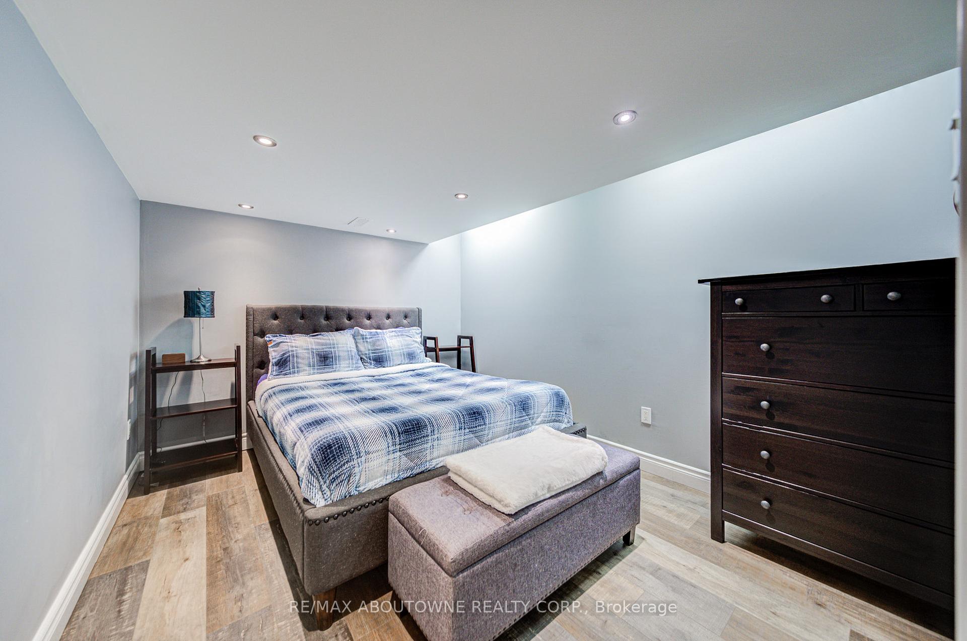 Photo 34 of 2116 Newell Crescent, Burlington, Orchard — HOMEH