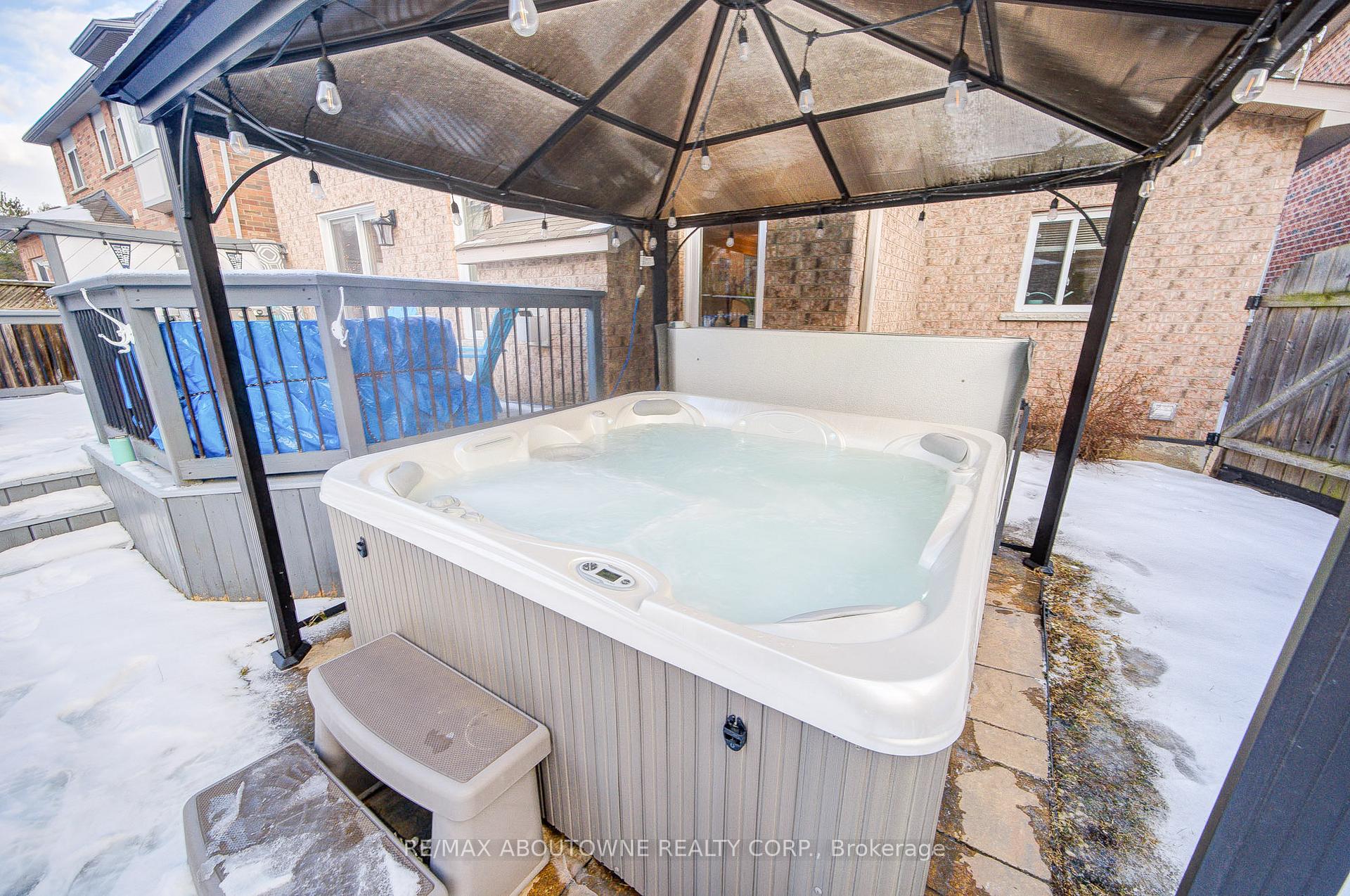 Photo 37 of 2116 Newell Crescent, Burlington, Orchard — HOMEH