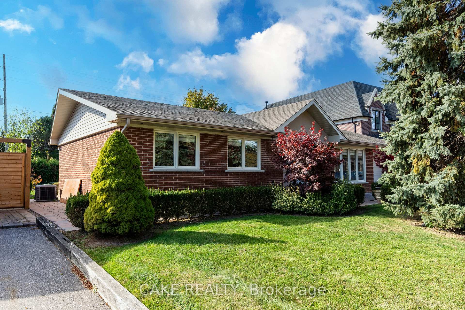 Photo 4 of 118 Donhill Crescent, Vaughan, Kleinburg — HOMEH