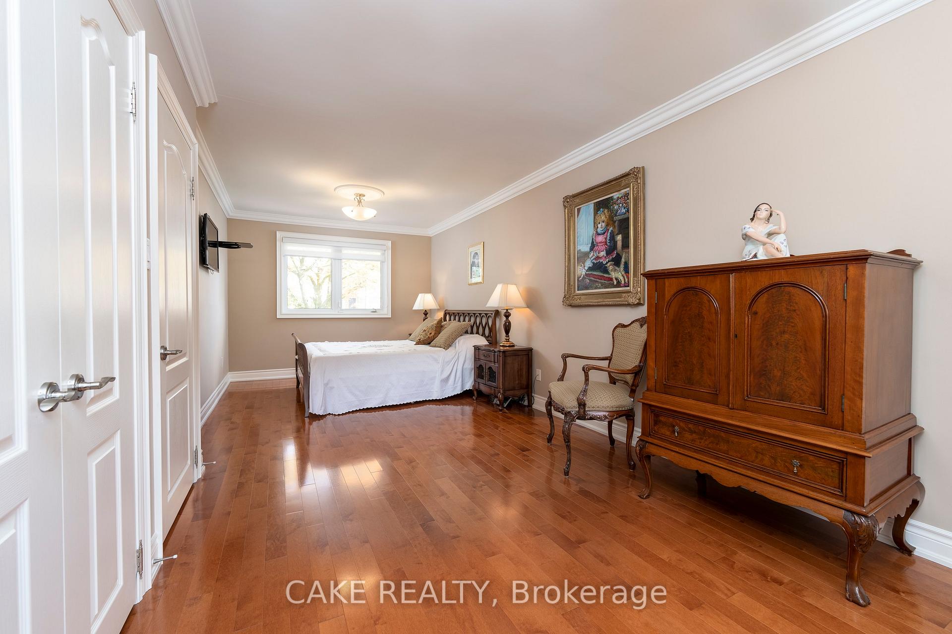 Photo 16 of 118 Donhill Crescent, Vaughan, Kleinburg — HOMEH