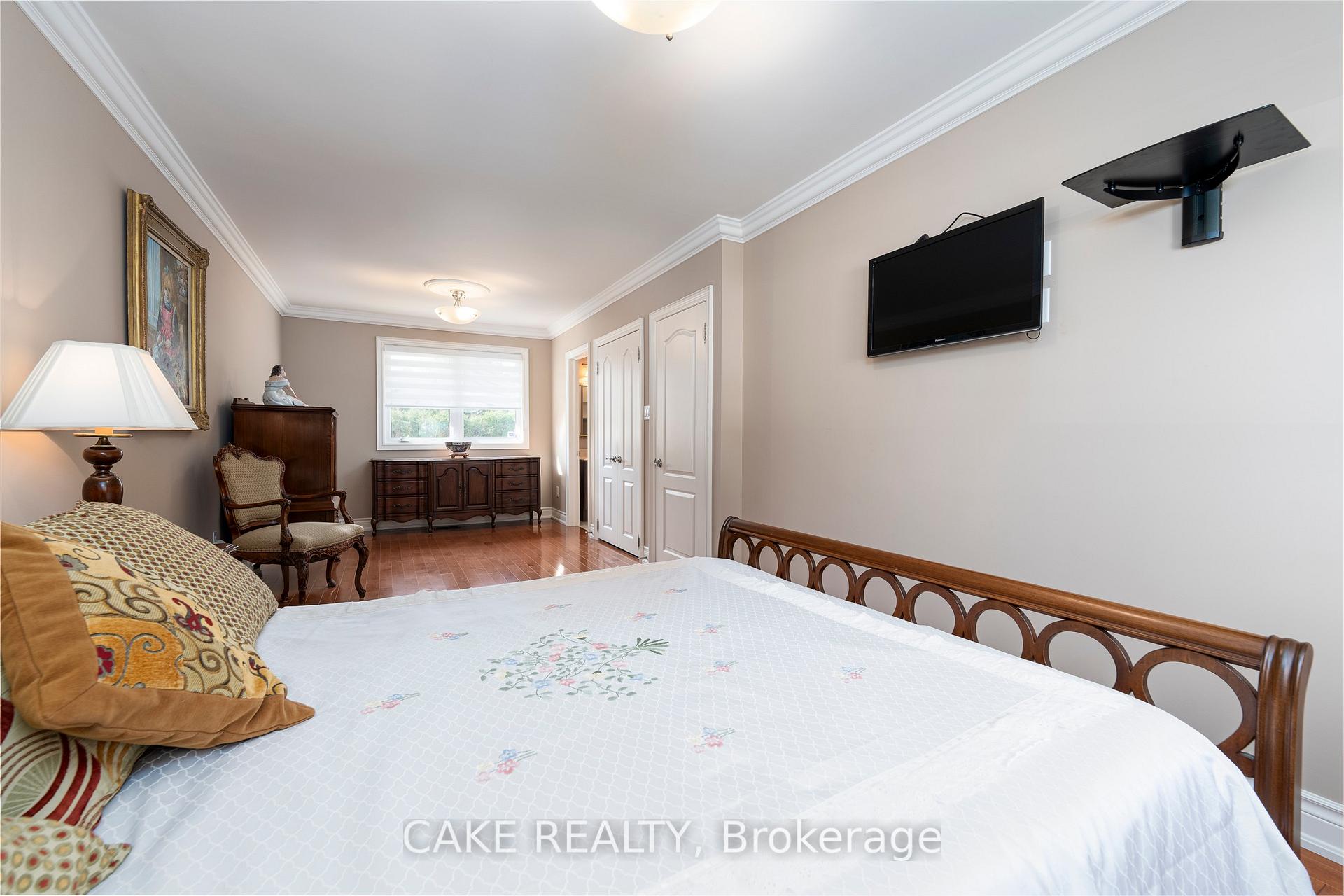 Photo 18 of 118 Donhill Crescent, Vaughan, Kleinburg — HOMEH