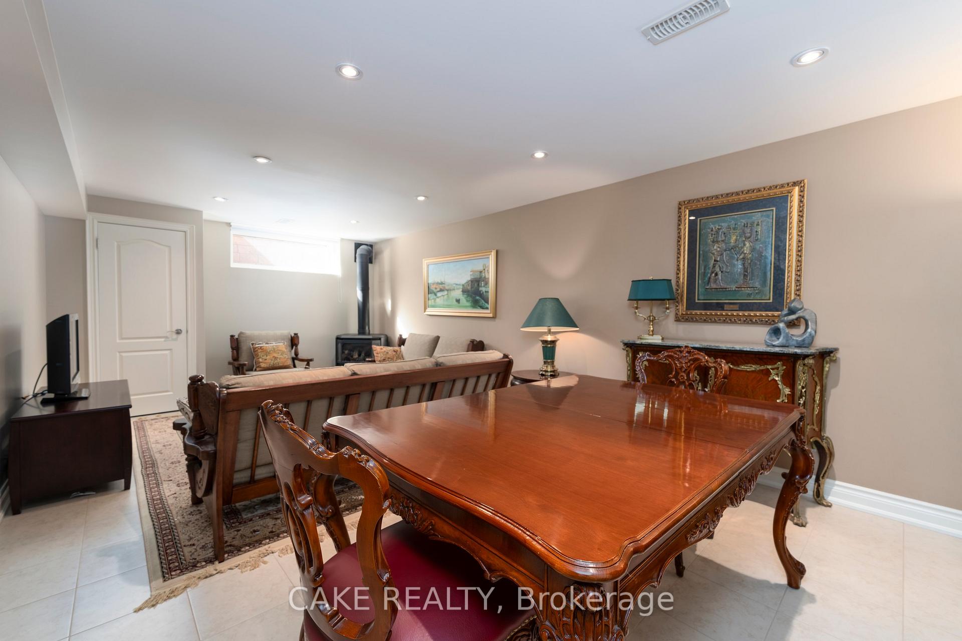 Photo 22 of 118 Donhill Crescent, Vaughan, Kleinburg — HOMEH