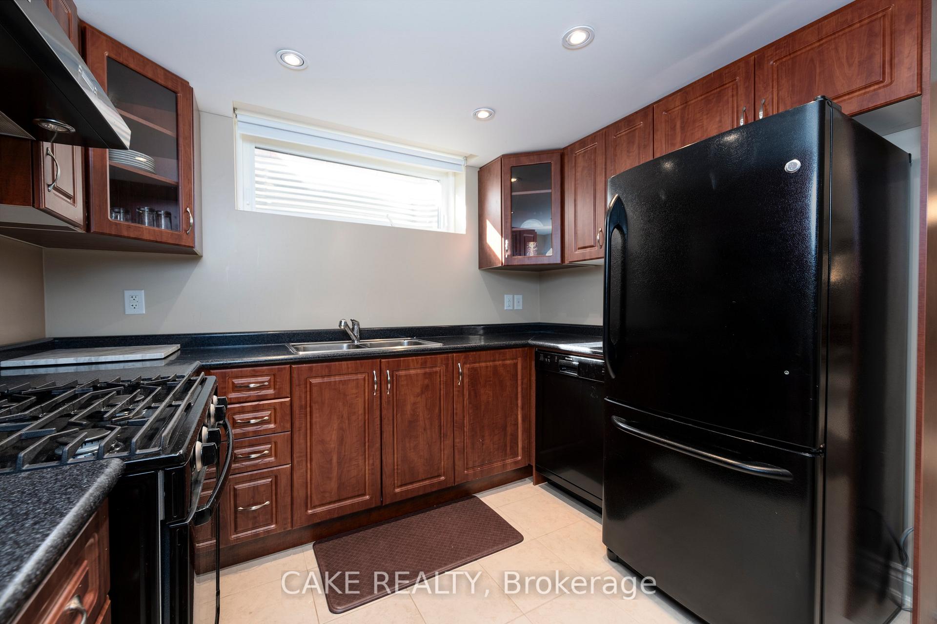 Photo 34 of 118 Donhill Crescent, Vaughan, Kleinburg — HOMEH
