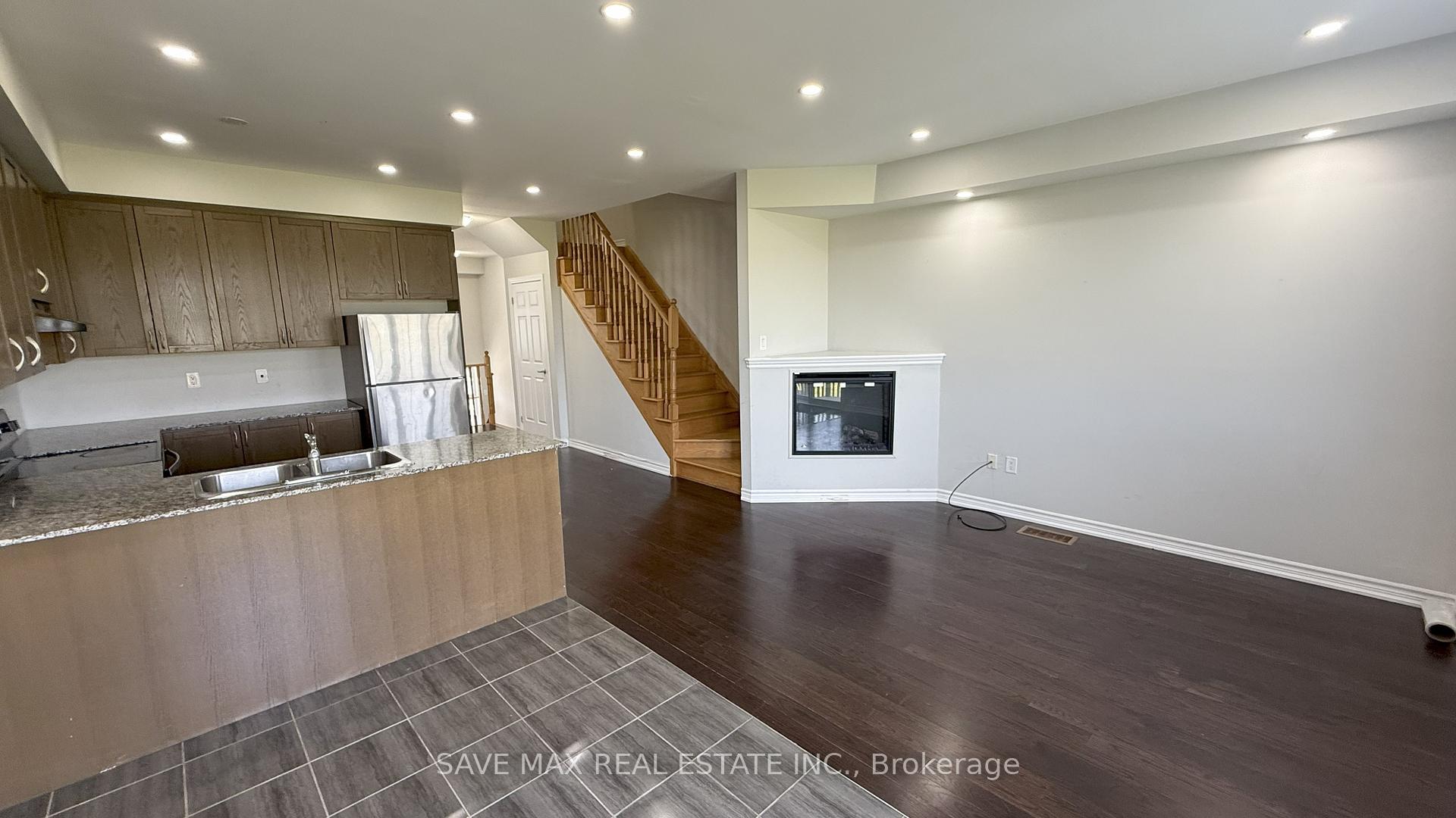 Photo 8 of 14 Agava Street, Brampton, Northwest Brampton — HOMEH