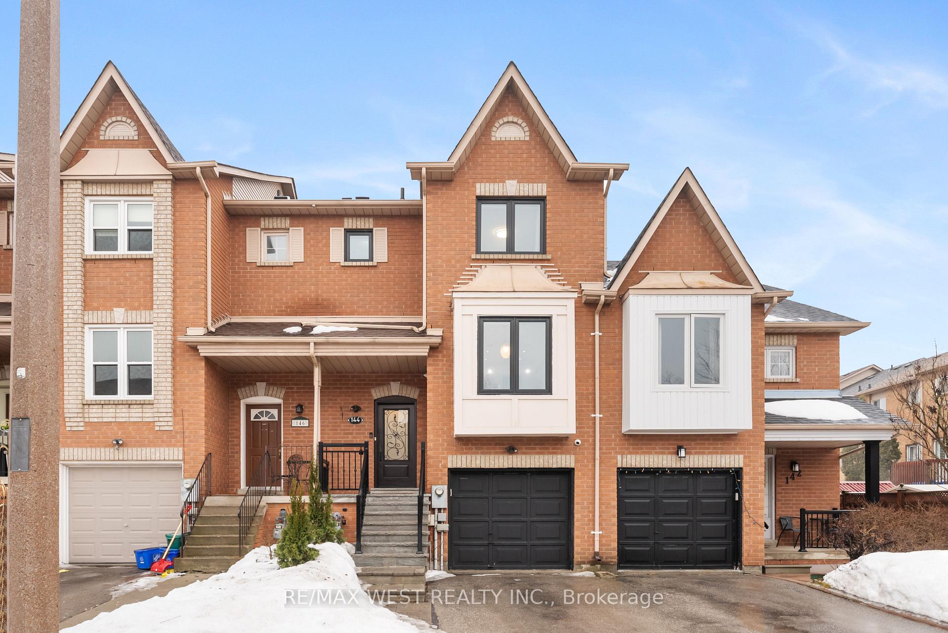 Photo 1 of 144 Kelso Crescent, Vaughan, Maple — HOMEH