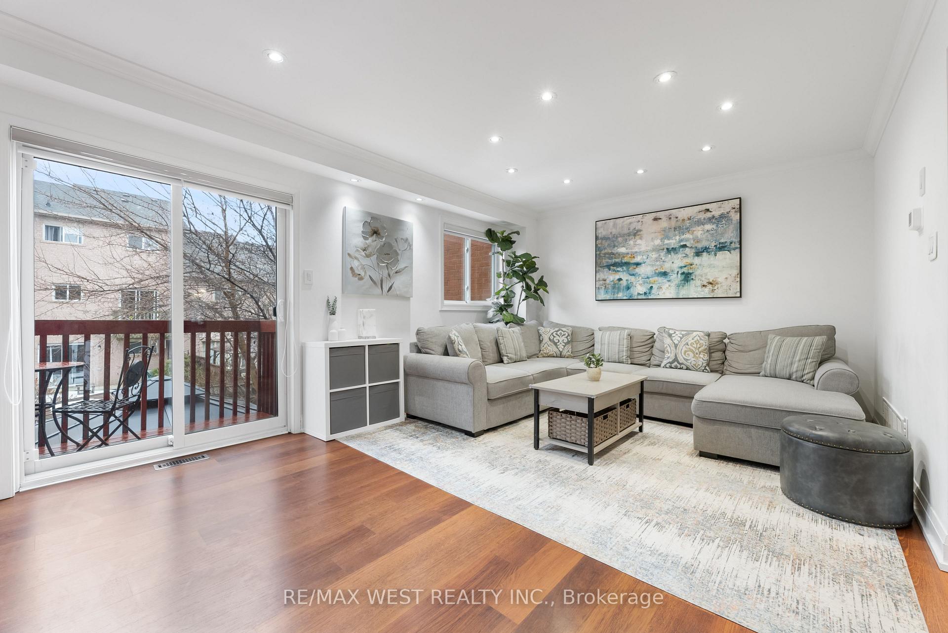 Photo 7 of 144 Kelso Crescent, Vaughan, Maple — HOMEH