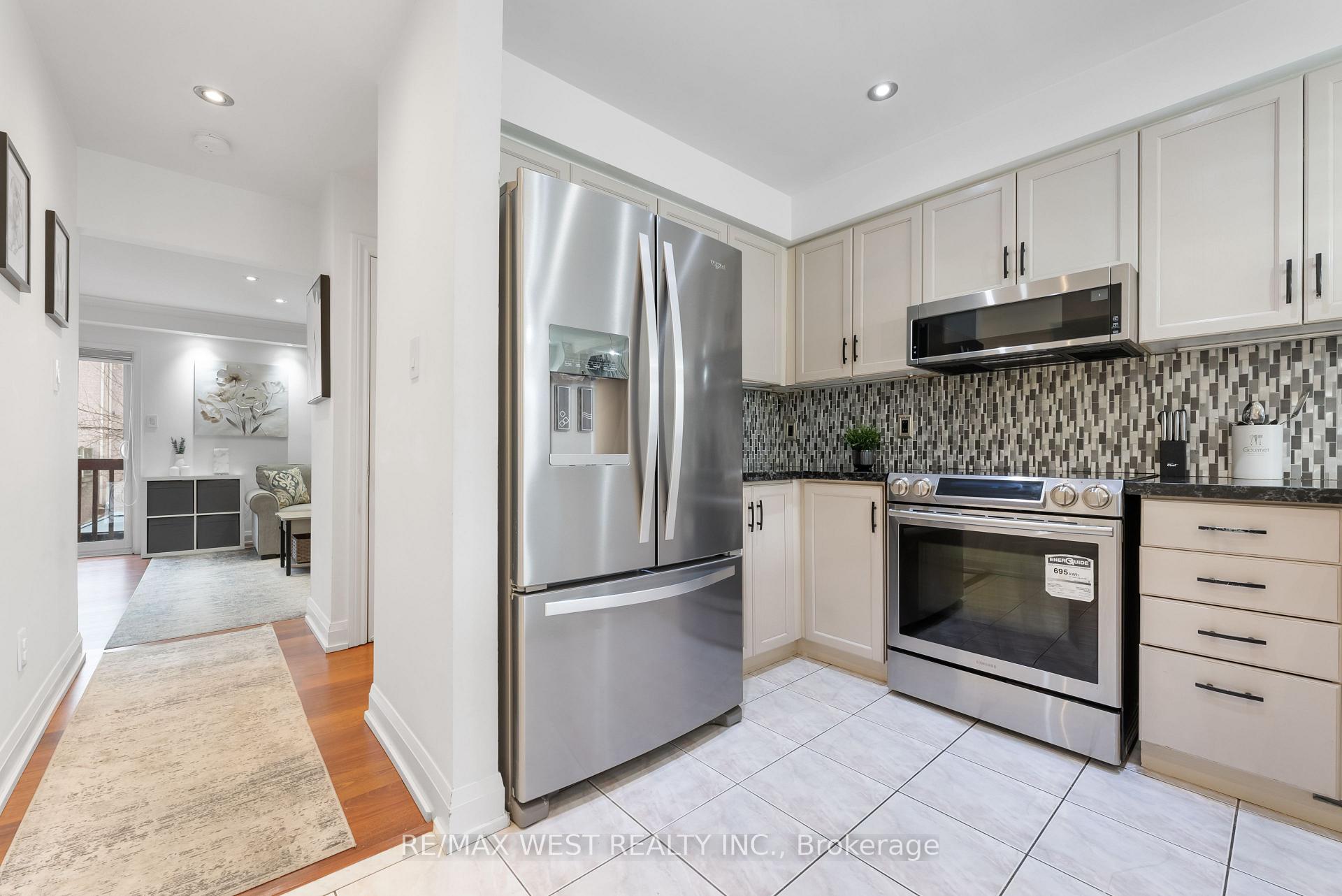 Photo 13 of 144 Kelso Crescent, Vaughan, Maple — HOMEH