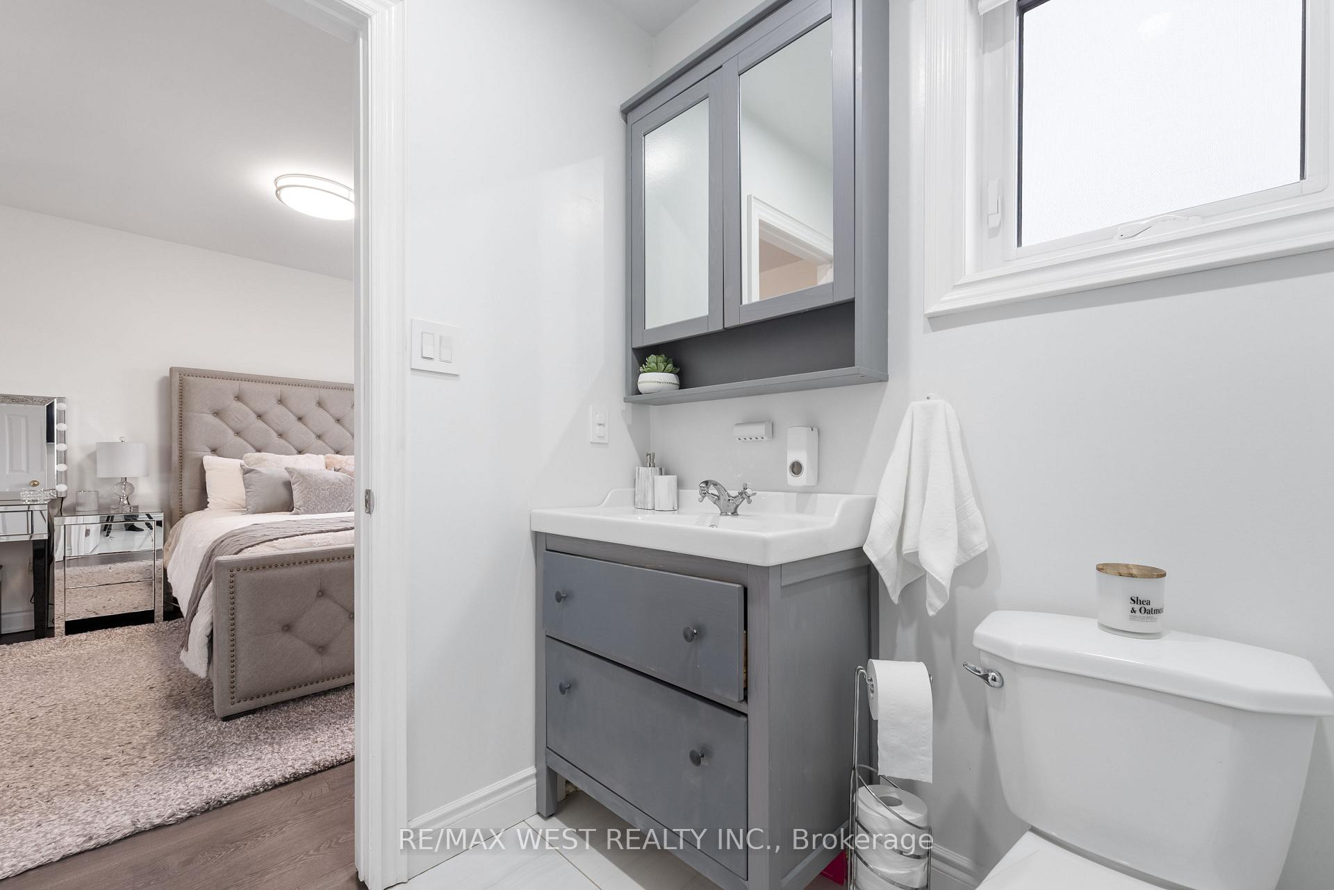 Photo 20 of 144 Kelso Crescent, Vaughan, Maple — HOMEH