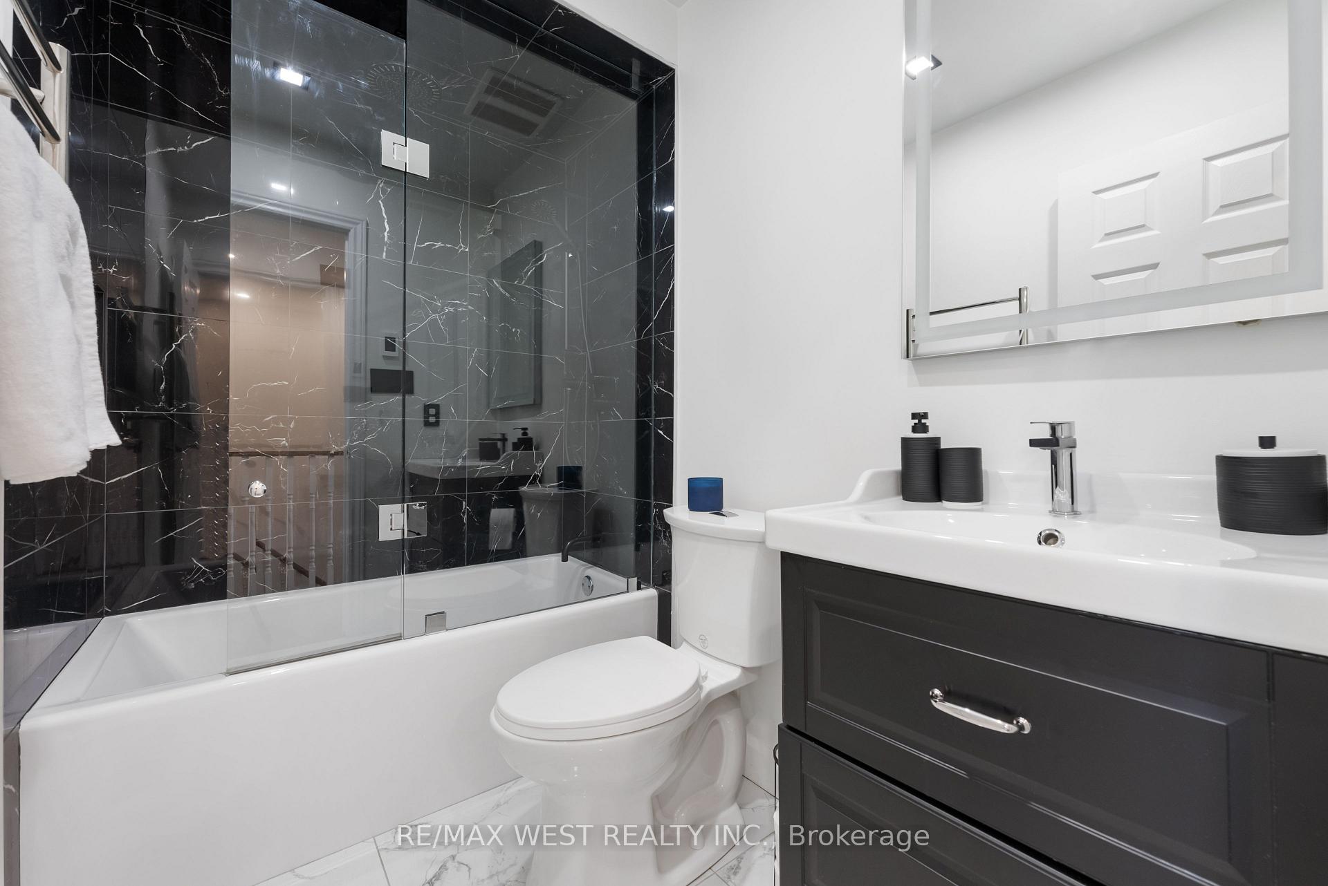 Photo 25 of 144 Kelso Crescent, Vaughan, Maple — HOMEH