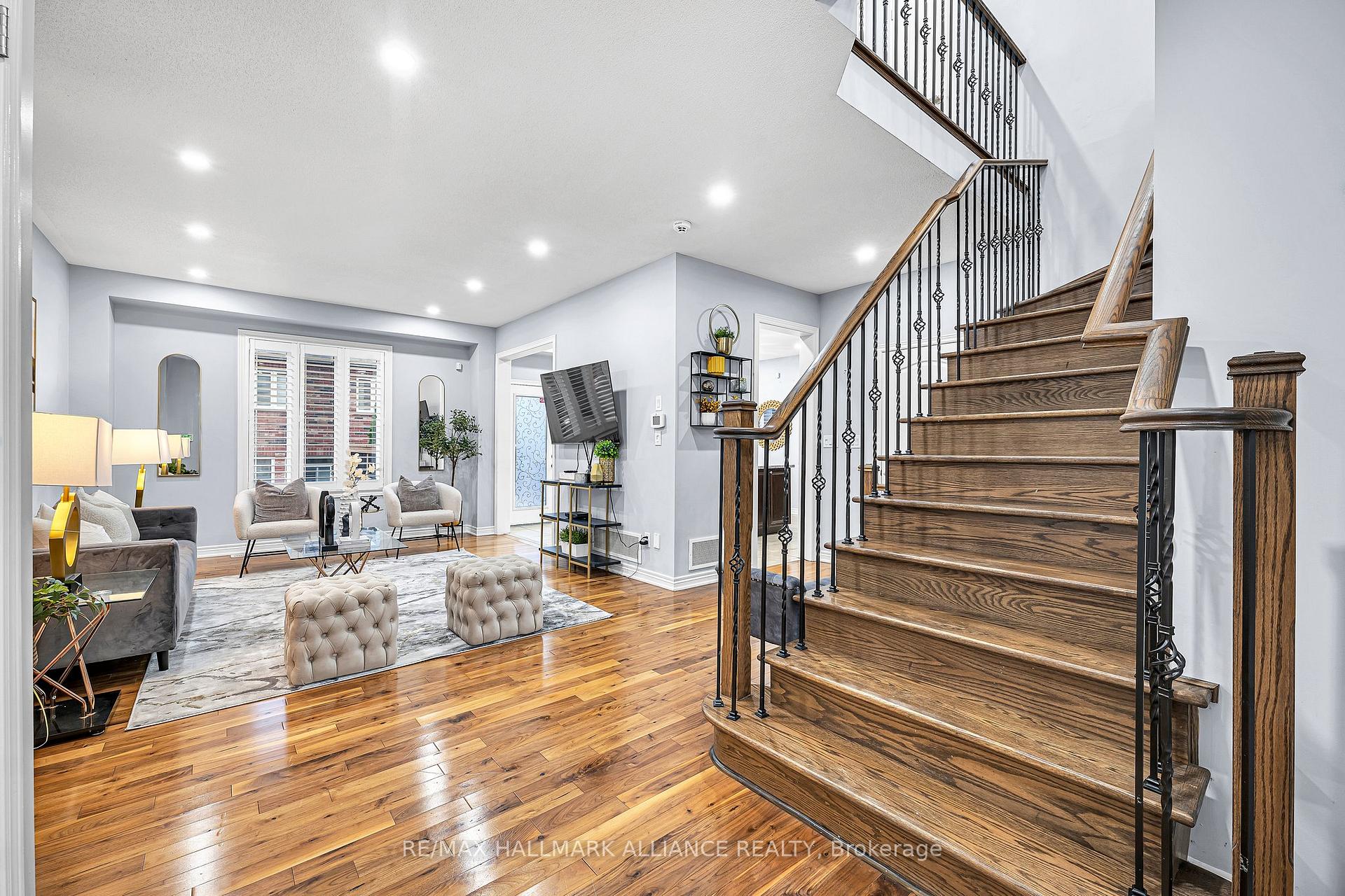 Photo 2 of 4716 Doug Wright Drive, Burlington, Alton — HOMEH