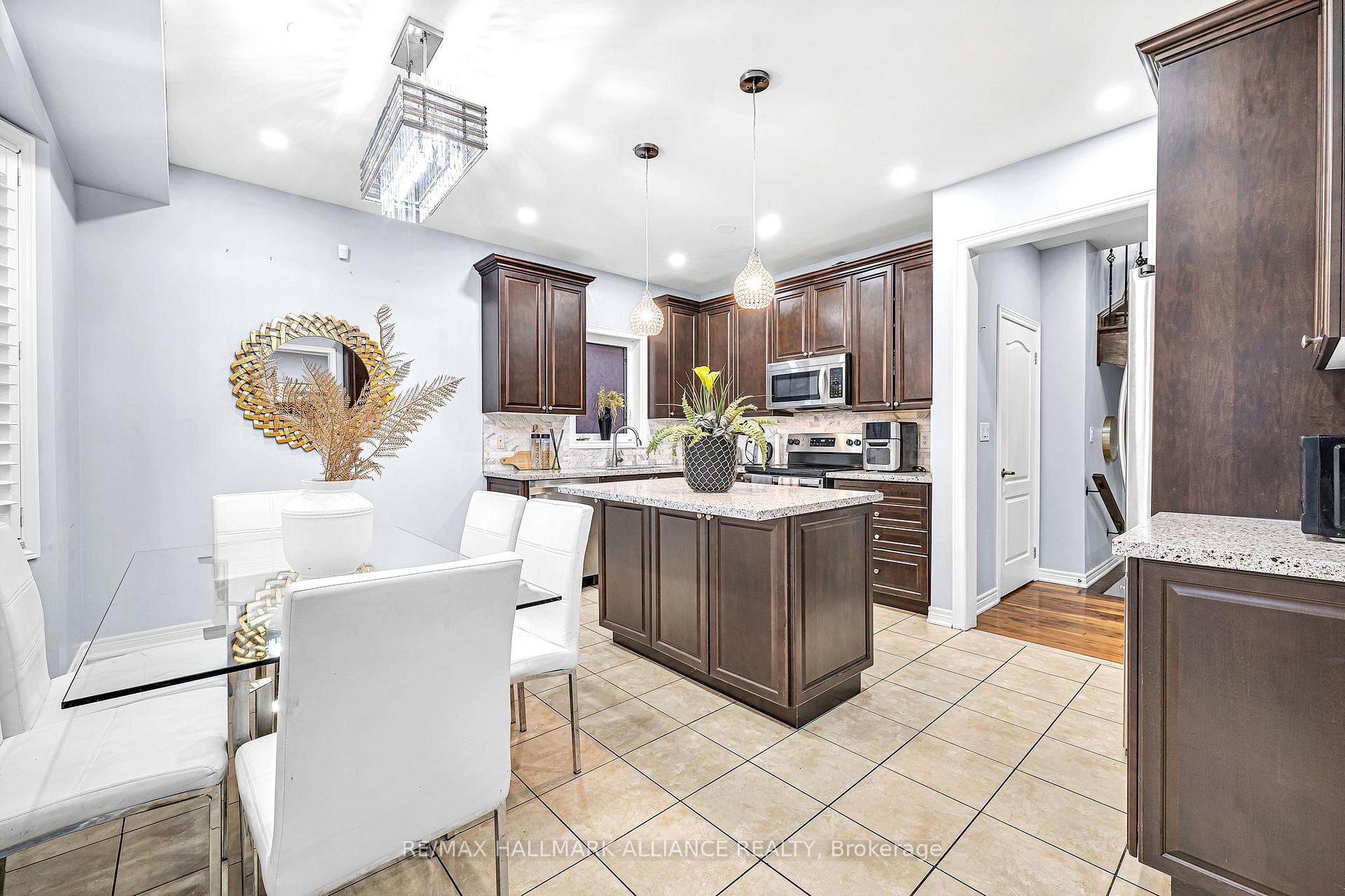 Photo 7 of 4716 Doug Wright Drive, Burlington, Alton — HOMEH