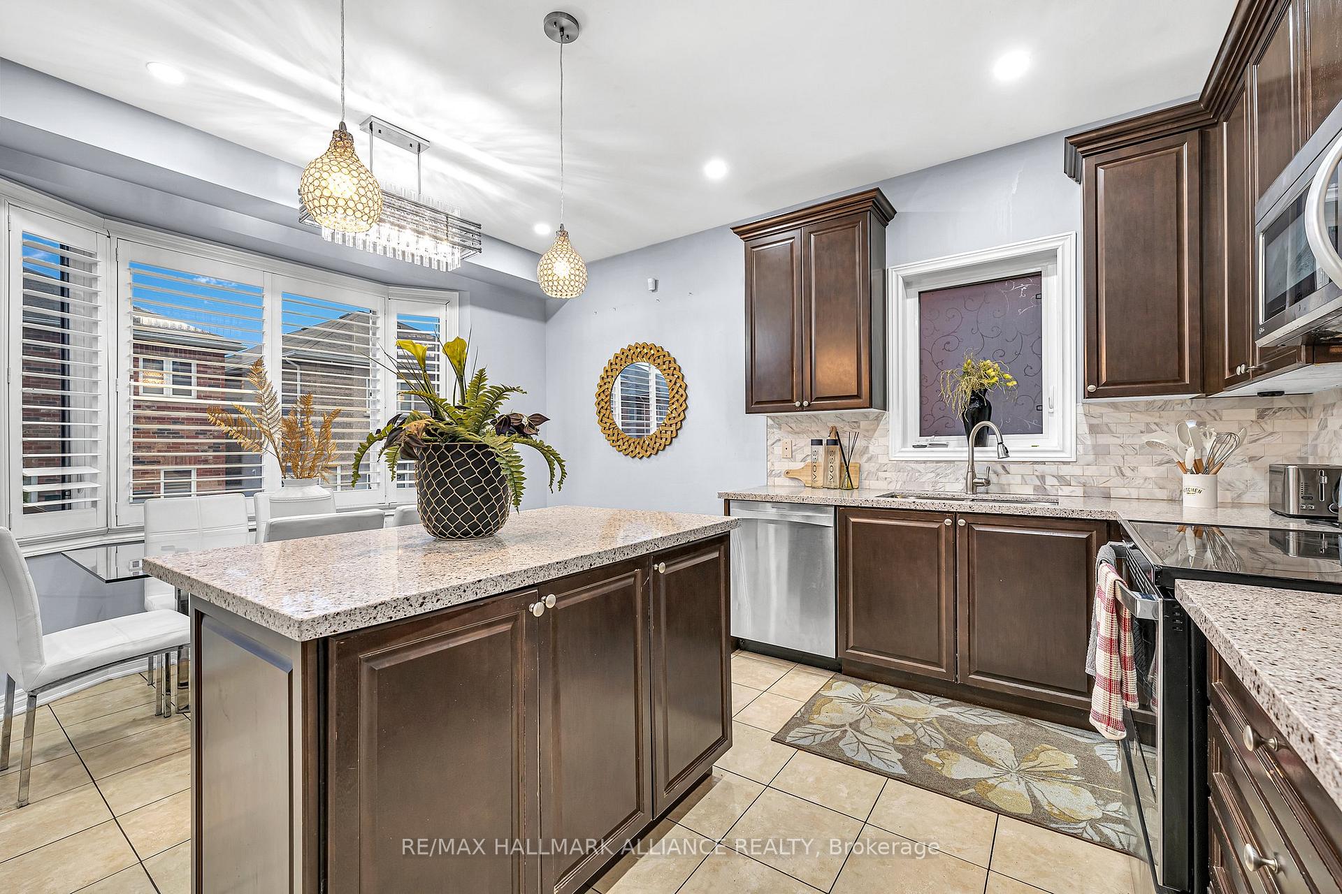Photo 10 of 4716 Doug Wright Drive, Burlington, Alton — HOMEH