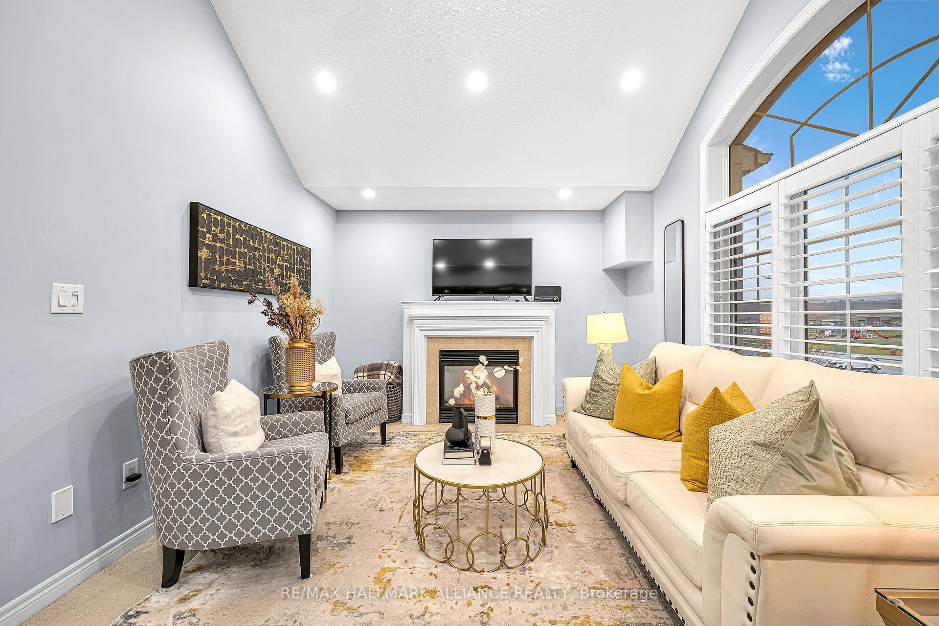 Photo 16 of 4716 Doug Wright Drive, Burlington, Alton — HOMEH