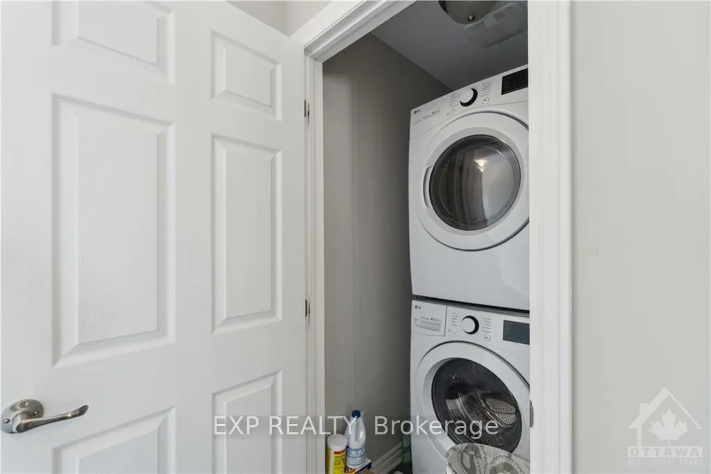 Photo 13 of 561 Chimney Corner Terrace, Ottawa, Barrhaven - Half Moon Bay — HOMEH