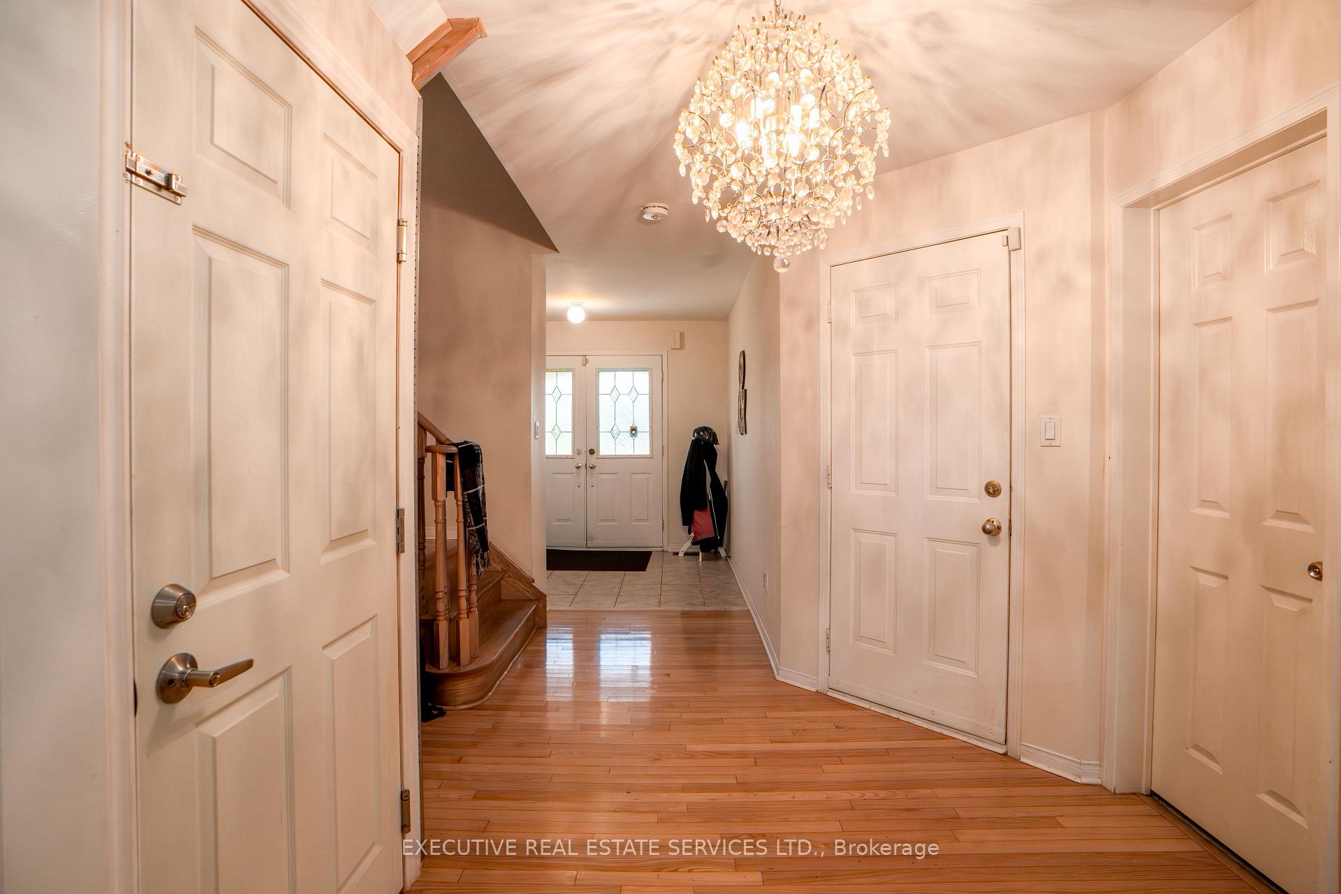 Photo 6 of 47 Beavervalley Drive, Brampton, Fletcher's Meadow — HOMEH
