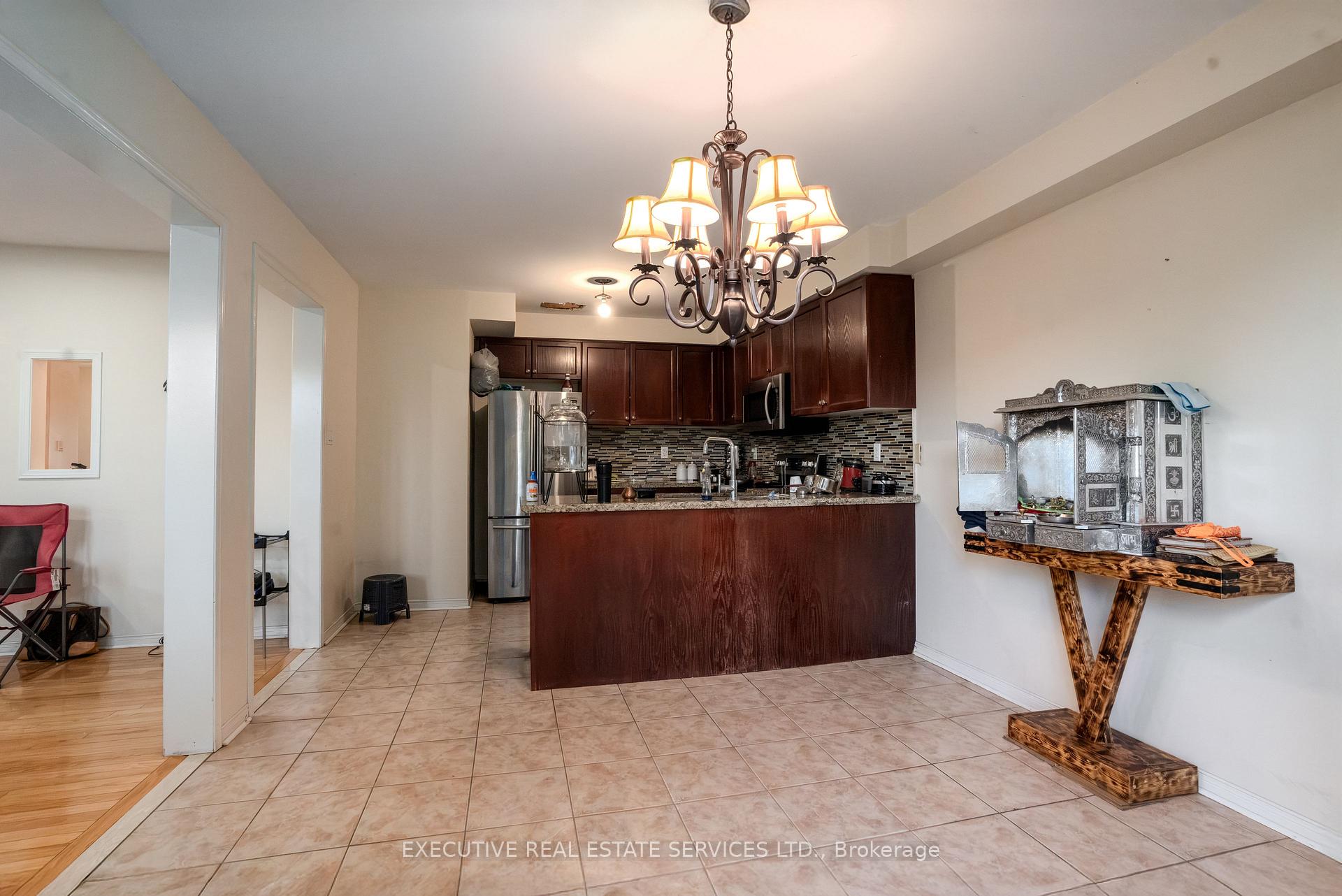 Photo 28 of 47 Beavervalley Drive, Brampton, Fletcher's Meadow — HOMEH