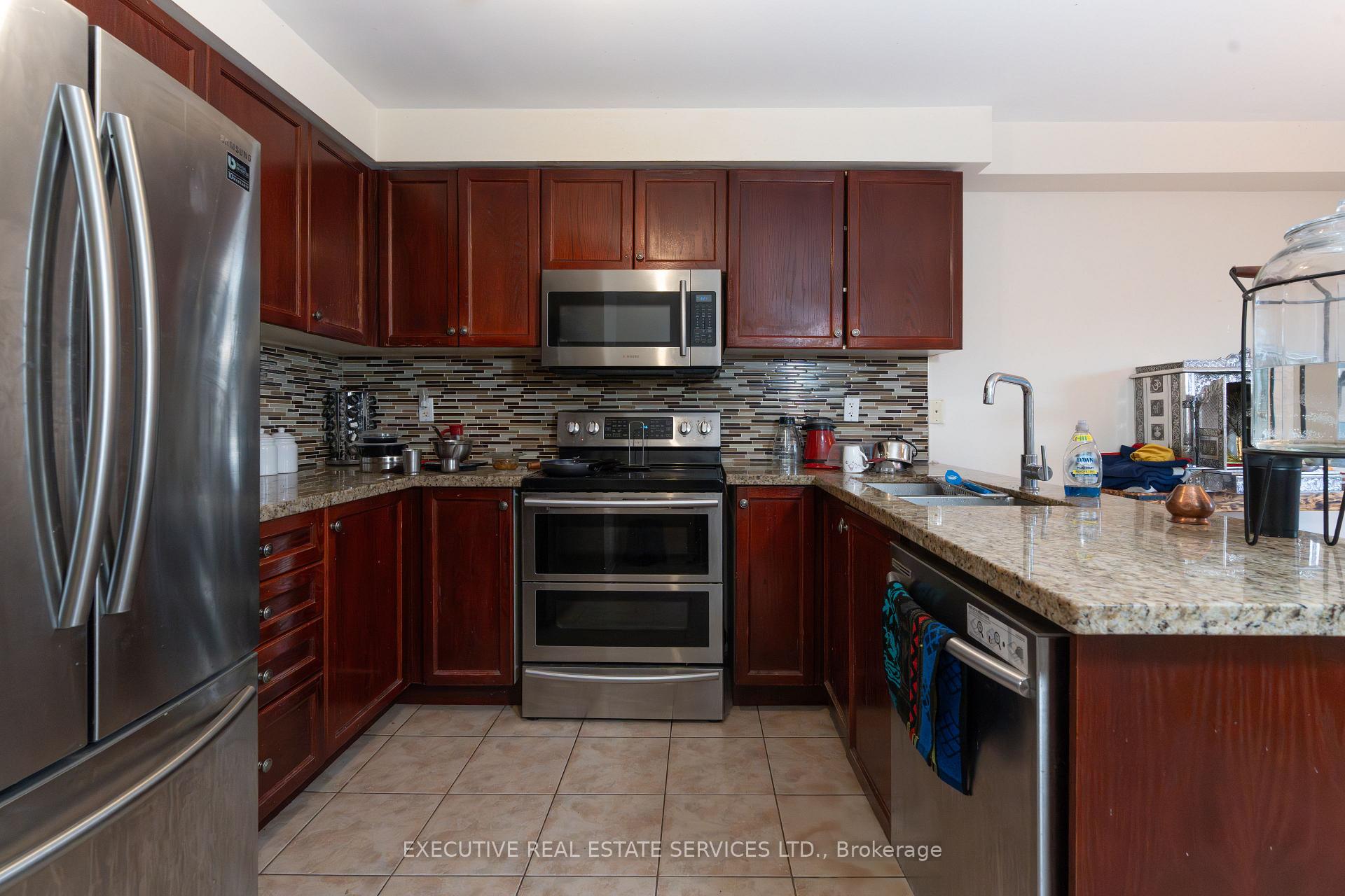 Photo 19 of 47 Beavervalley Drive, Brampton, Fletcher's Meadow — HOMEH